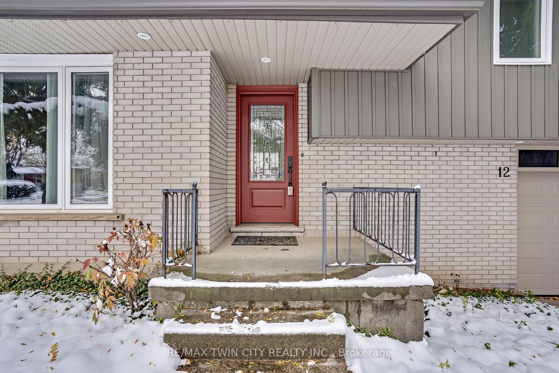 Photo 4 of 12 Sycamore Place, Kitchener — HOMEH