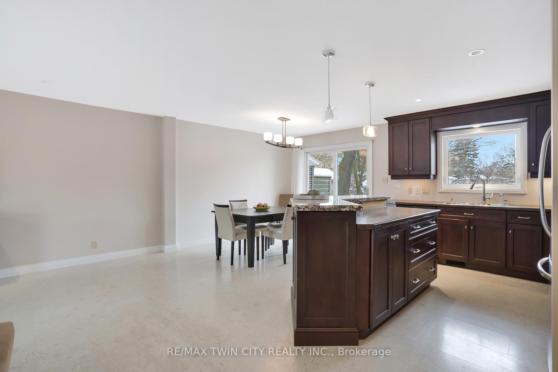 Photo 7 of 12 Sycamore Place, Kitchener — HOMEH