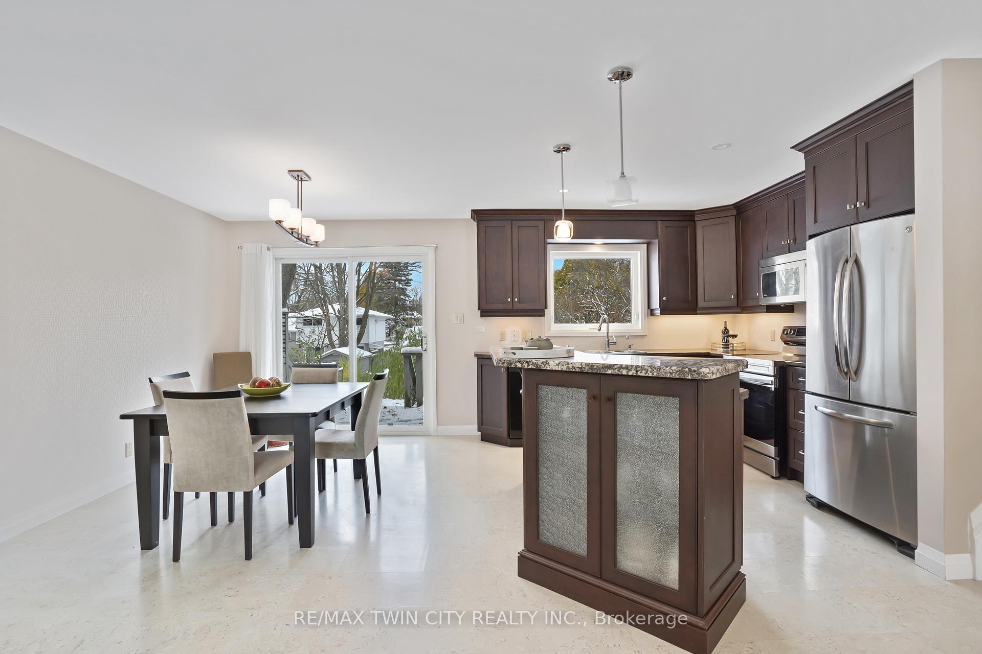 Photo 8 of 12 Sycamore Place, Kitchener — HOMEH