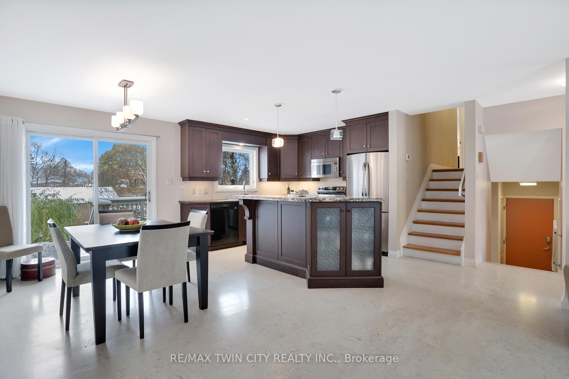 Photo 13 of 12 Sycamore Place, Kitchener — HOMEH