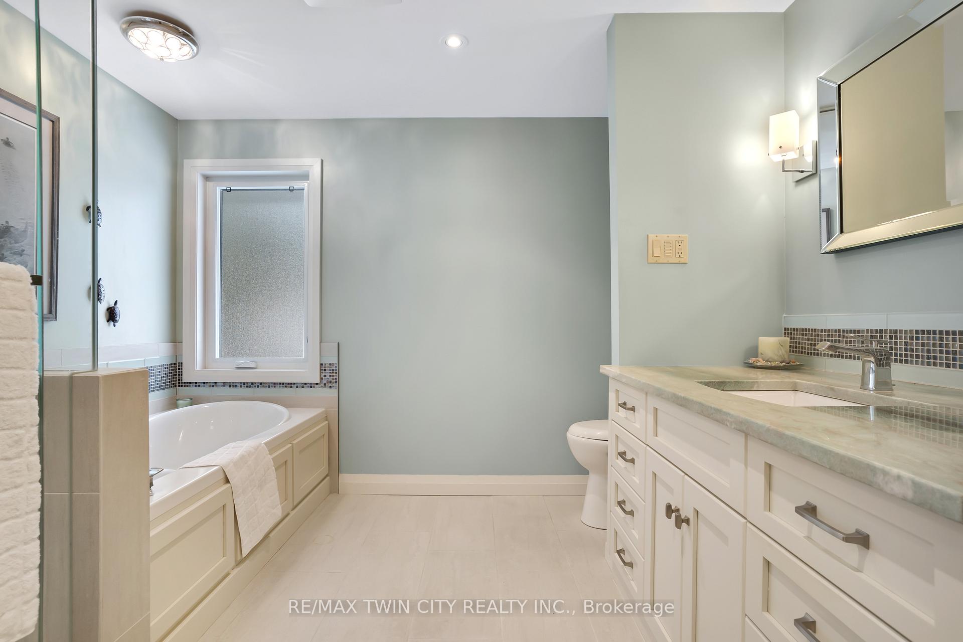 Photo 18 of 12 Sycamore Place, Kitchener — HOMEH