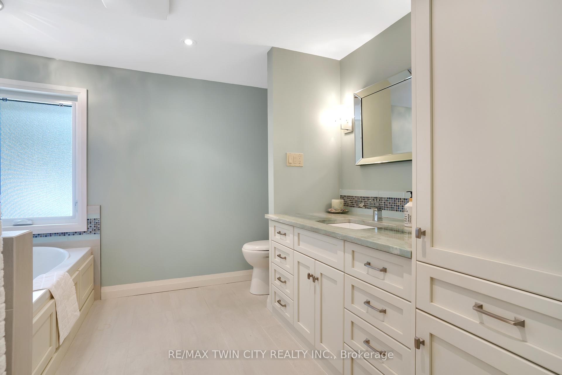 Photo 19 of 12 Sycamore Place, Kitchener — HOMEH