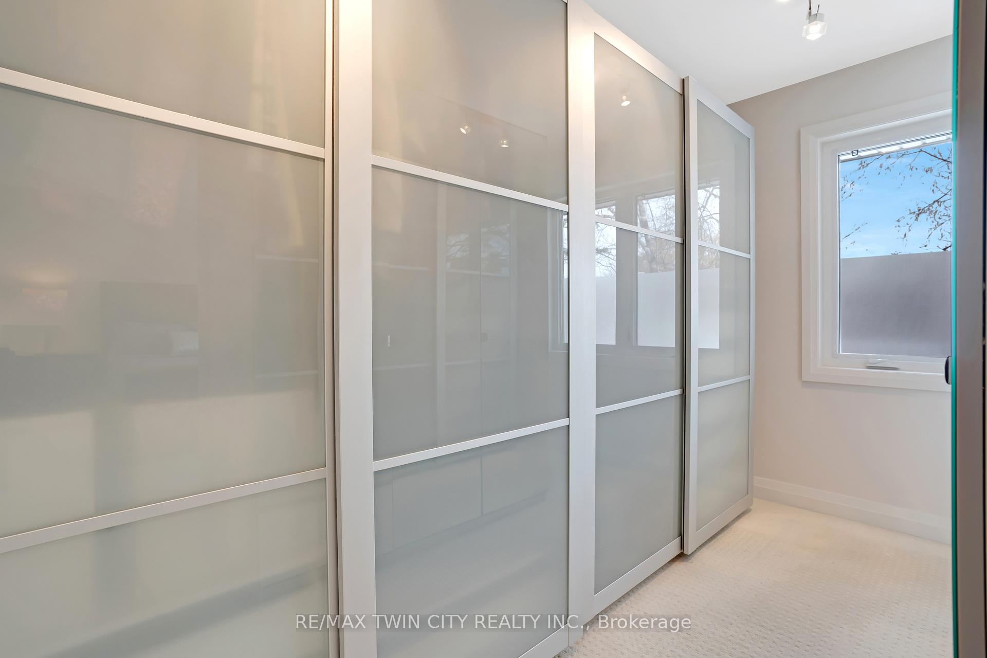 Photo 25 of 12 Sycamore Place, Kitchener — HOMEH
