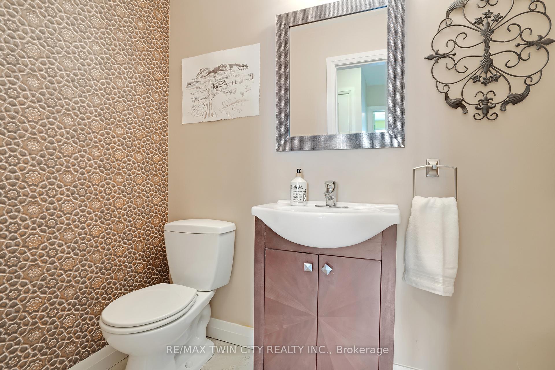 Photo 29 of 12 Sycamore Place, Kitchener — HOMEH