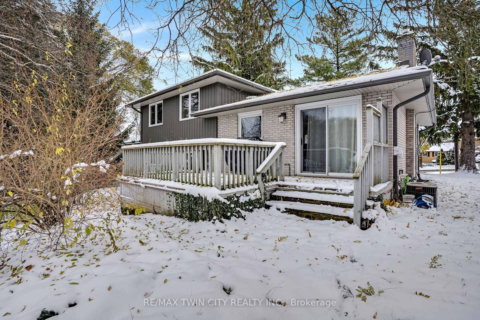 Photo 38 of 12 Sycamore Place, Kitchener — HOMEH