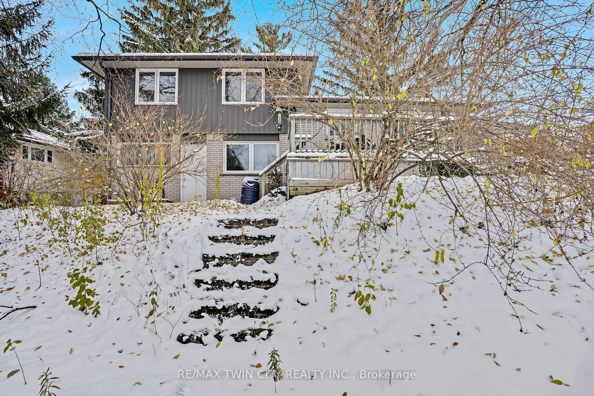 Photo 39 of 12 Sycamore Place, Kitchener — HOMEH