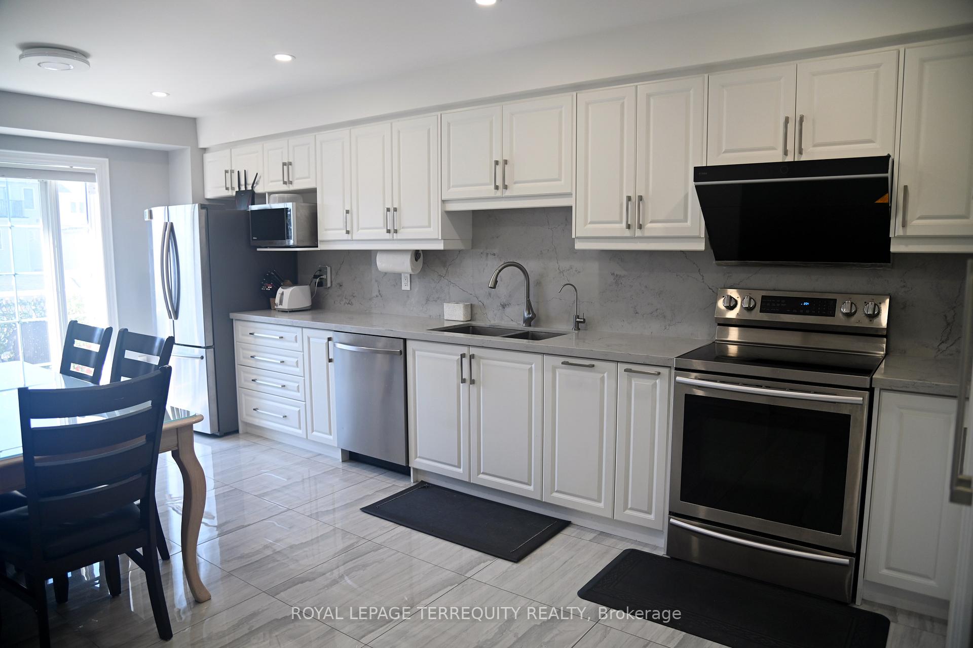 Photo 2 of 2753 Bur Oak Avenue, Markham, Cornell — HOMEH