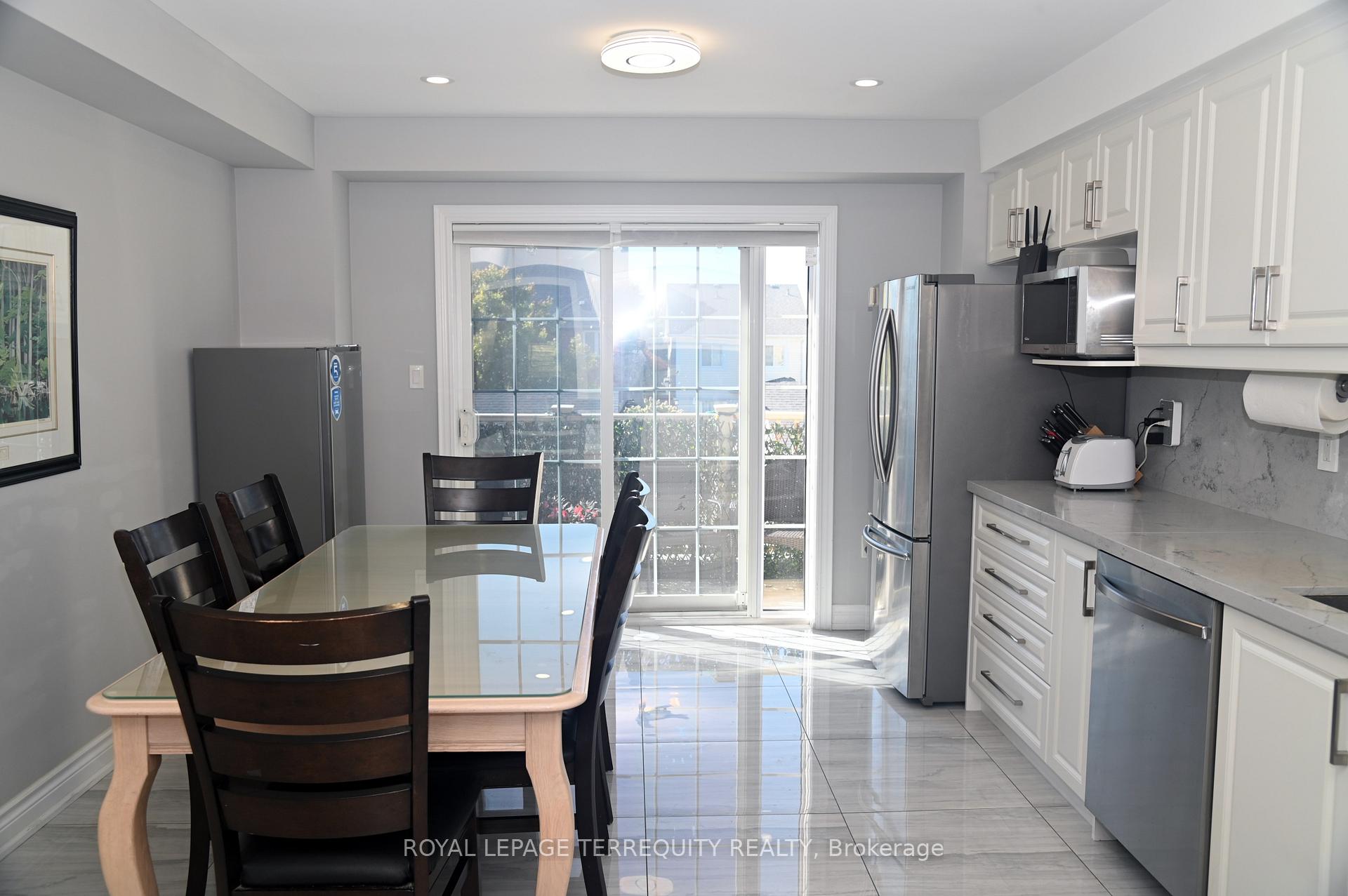 Photo 3 of 2753 Bur Oak Avenue, Markham, Cornell — HOMEH