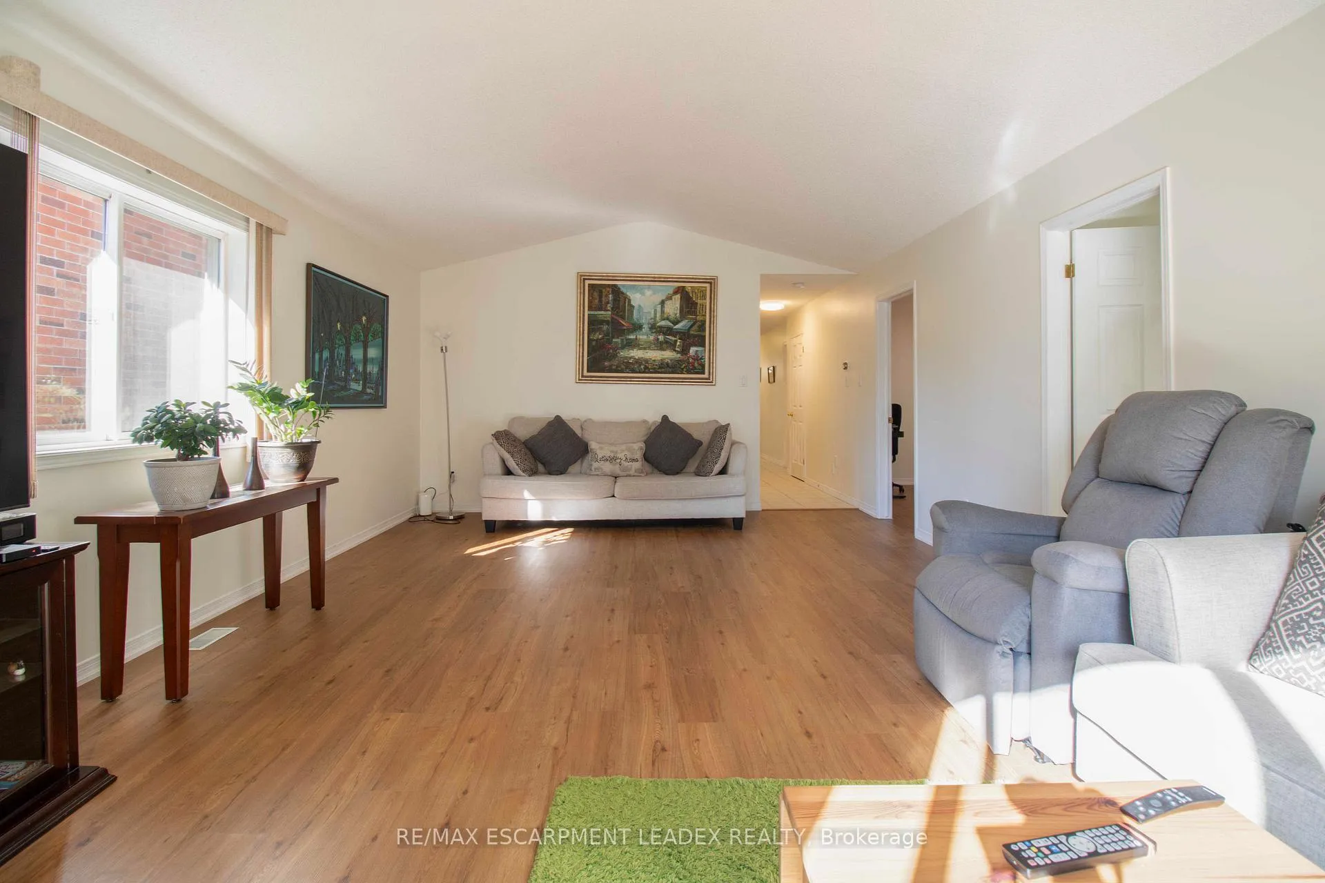 Photo 18 of 72 Brookheath Lane, Hamilton, Rural Glanbrook — HOMEH