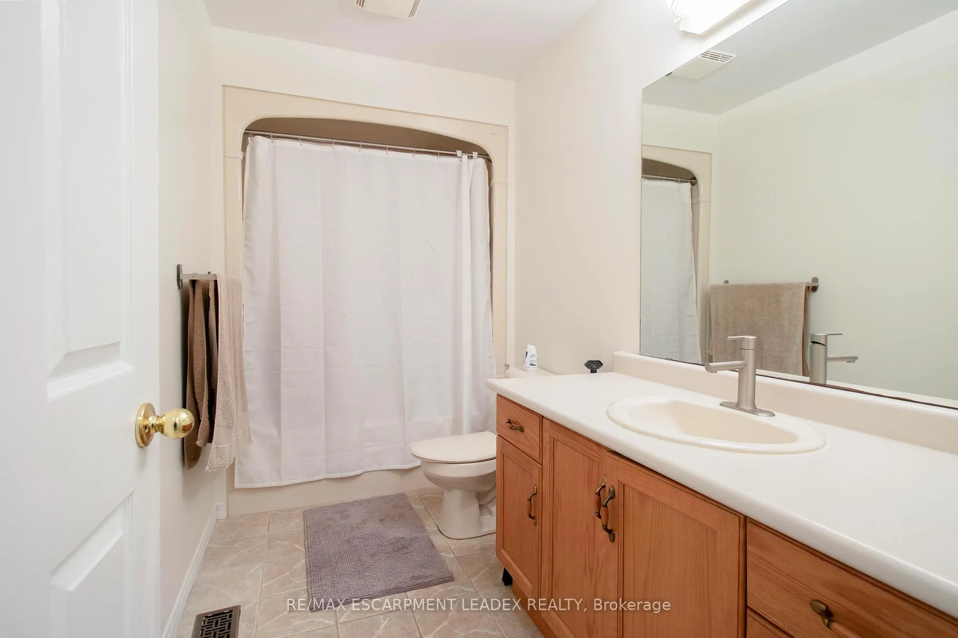 Photo 34 of 72 Brookheath Lane, Hamilton, Rural Glanbrook — HOMEH