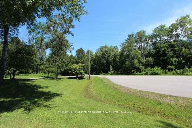 Photo 4 of 715 Whitebirch Road, Cavan Monaghan, Cavan Twp — HOMEH
