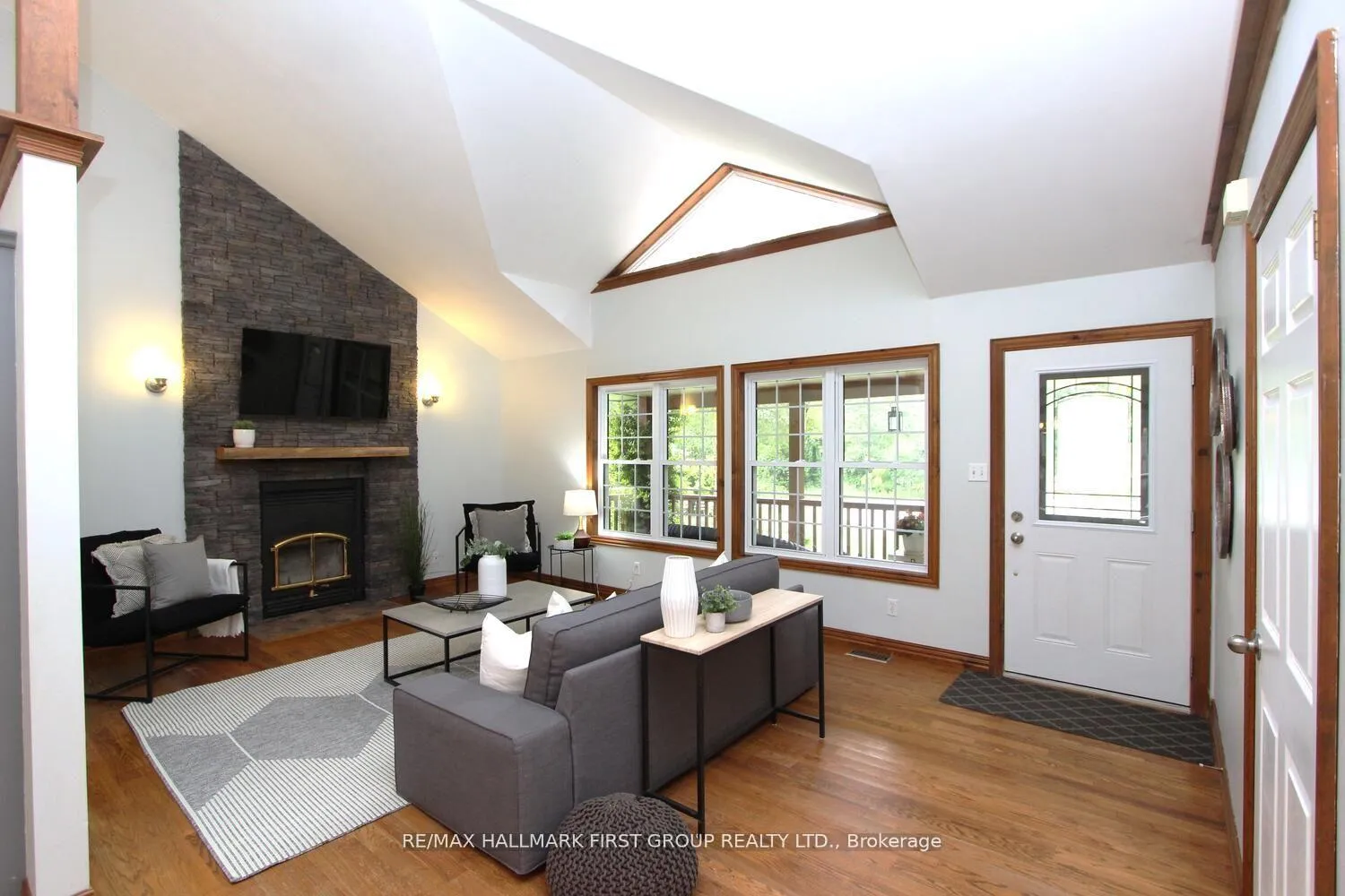 Photo 8 of 715 Whitebirch Road, Cavan Monaghan, Cavan Twp — HOMEH