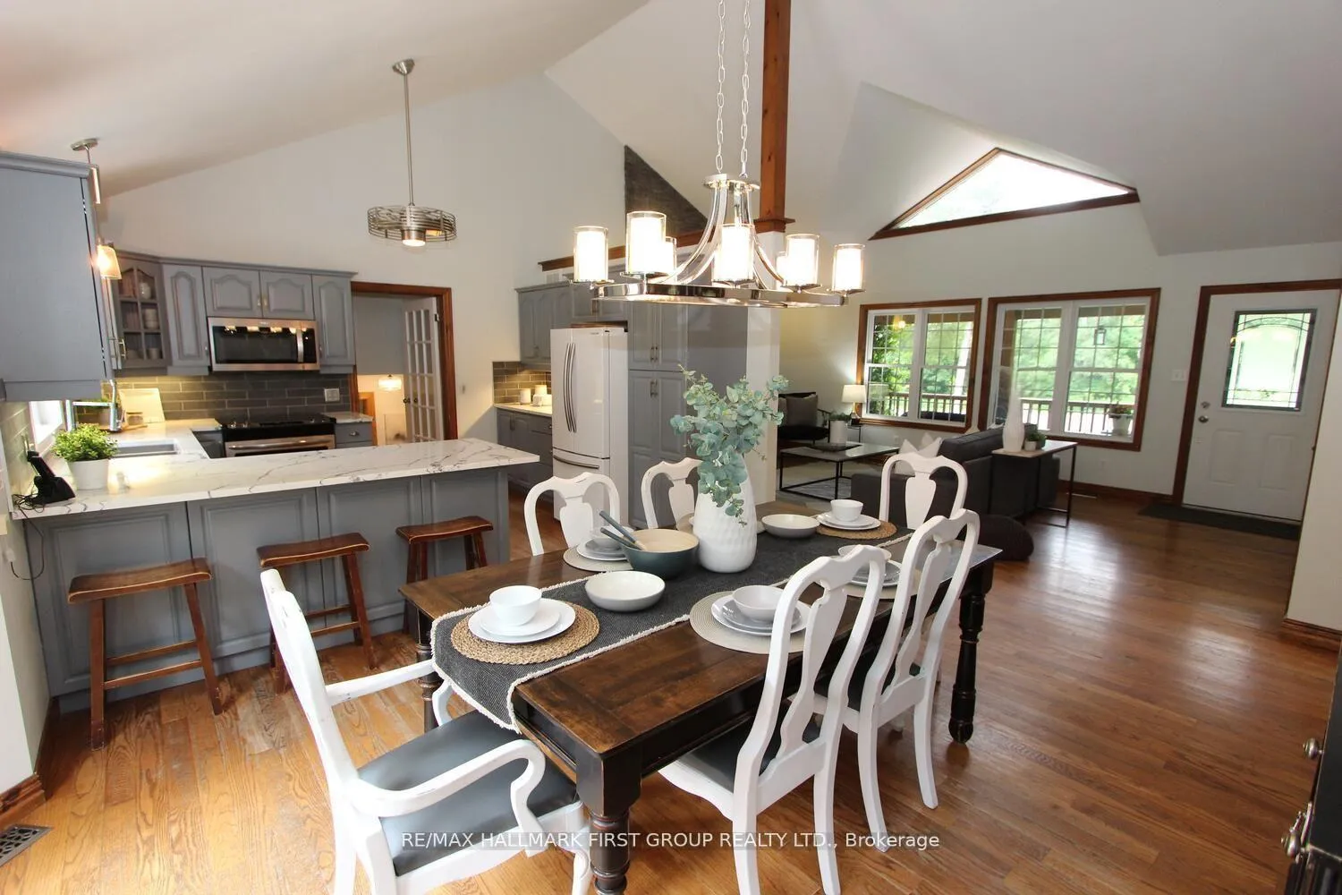 Photo 14 of 715 Whitebirch Road, Cavan Monaghan, Cavan Twp — HOMEH