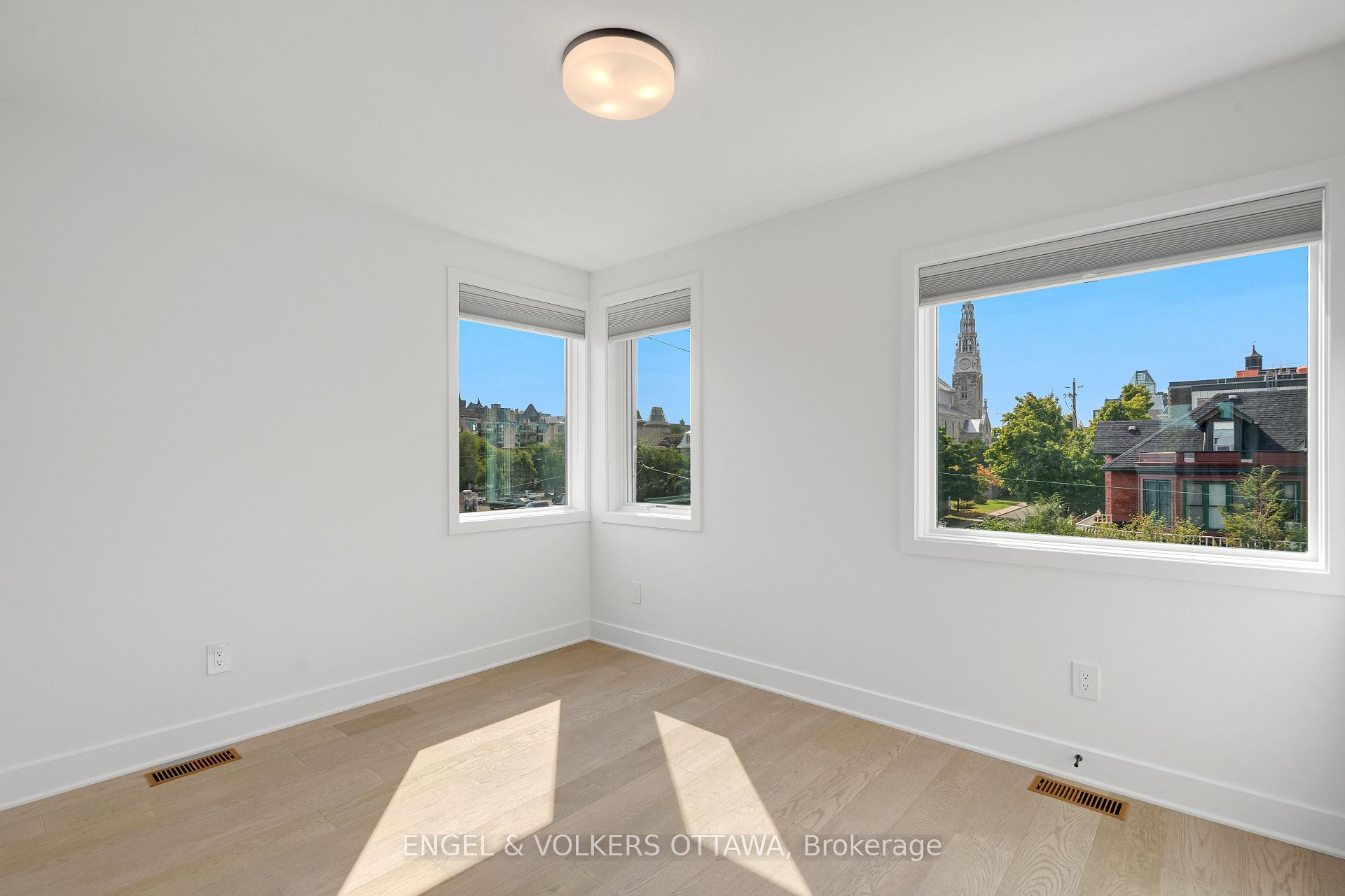 Photo 28 of 75 Guigues Avenue, Ottawa, Lower Town/Byward Market — HOMEH