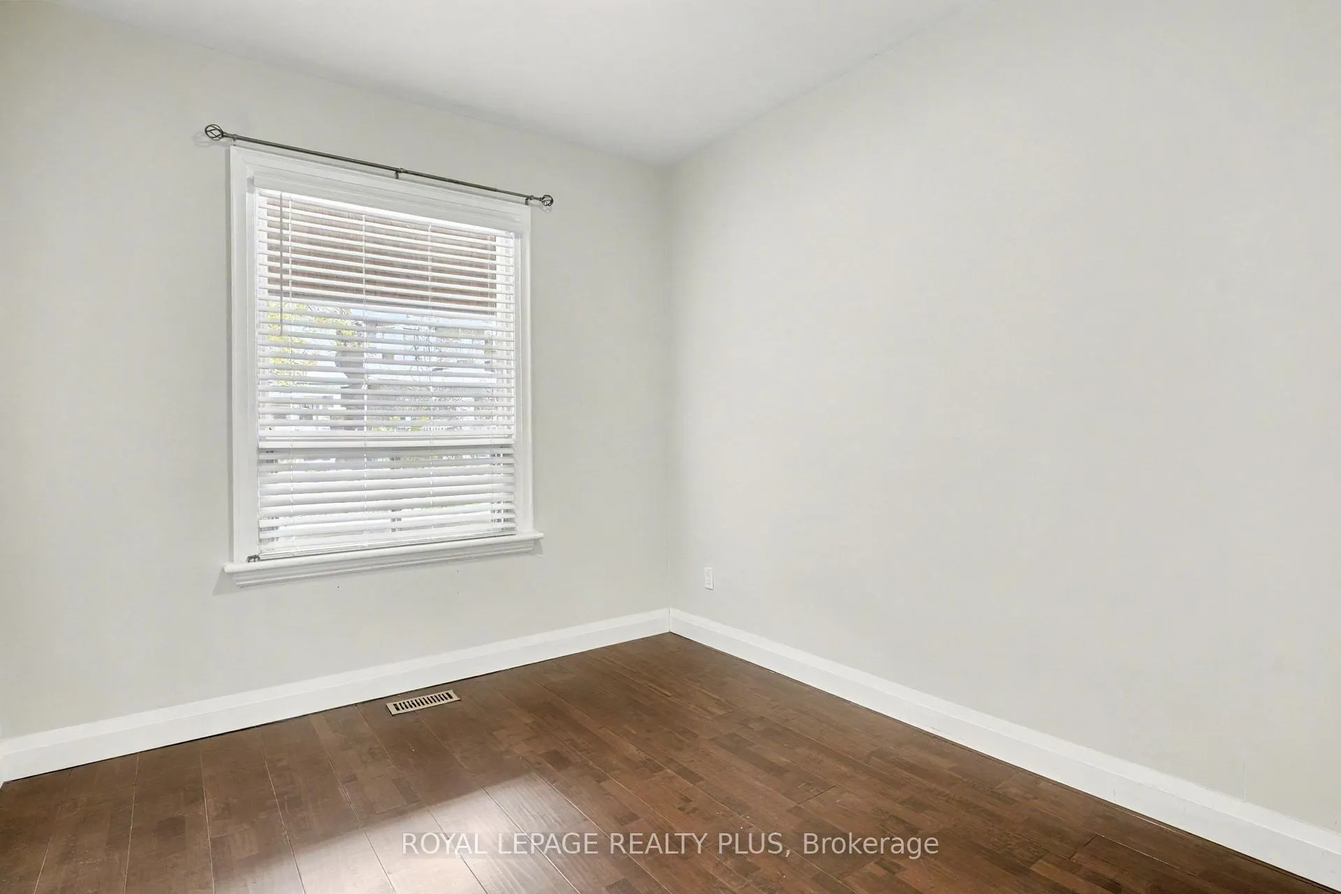 Photo 30 of 165 Cavell Avenue, Hamilton, Crown Point — HOMEH