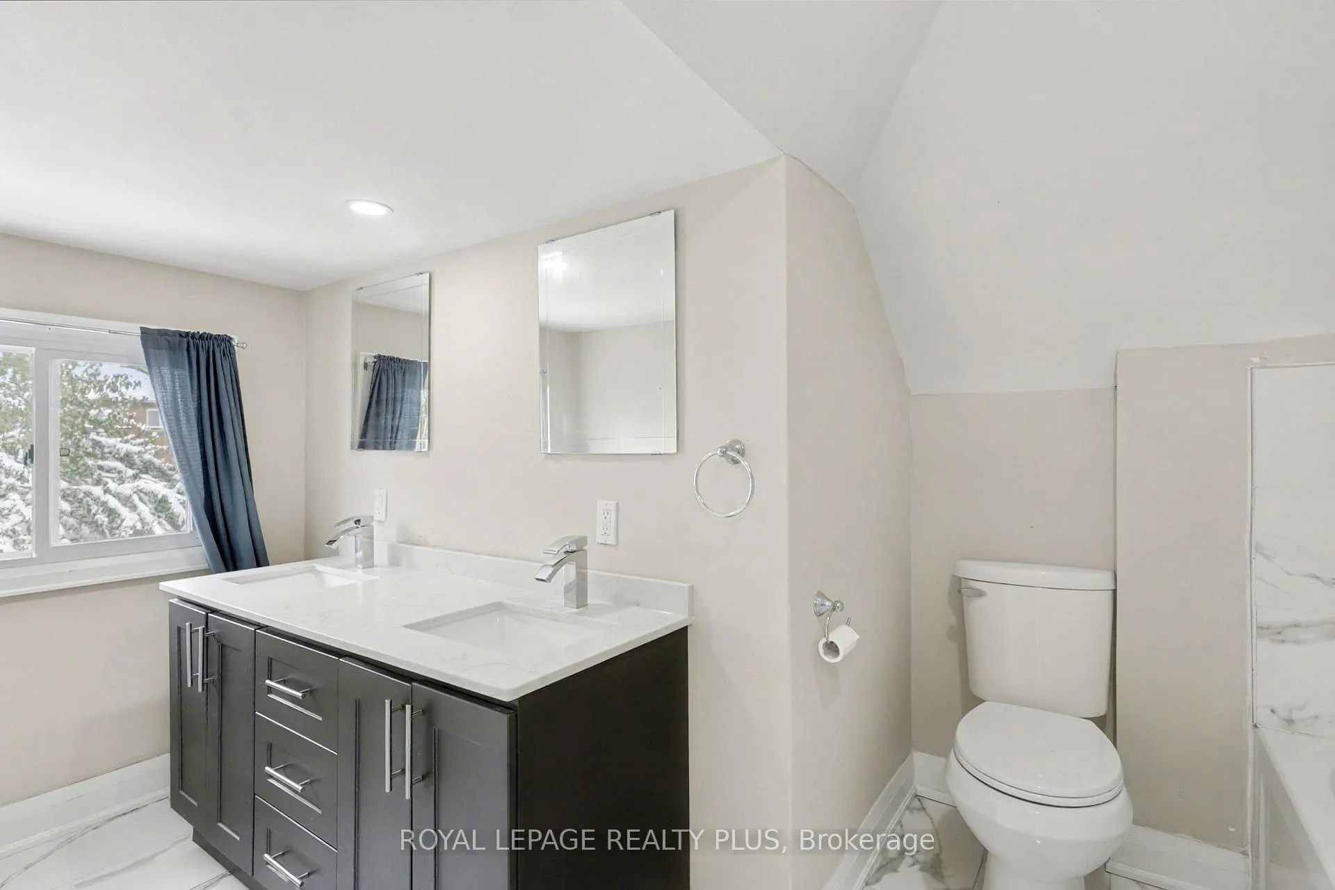 Photo 41 of 165 Cavell Avenue, Hamilton, Crown Point — HOMEH
