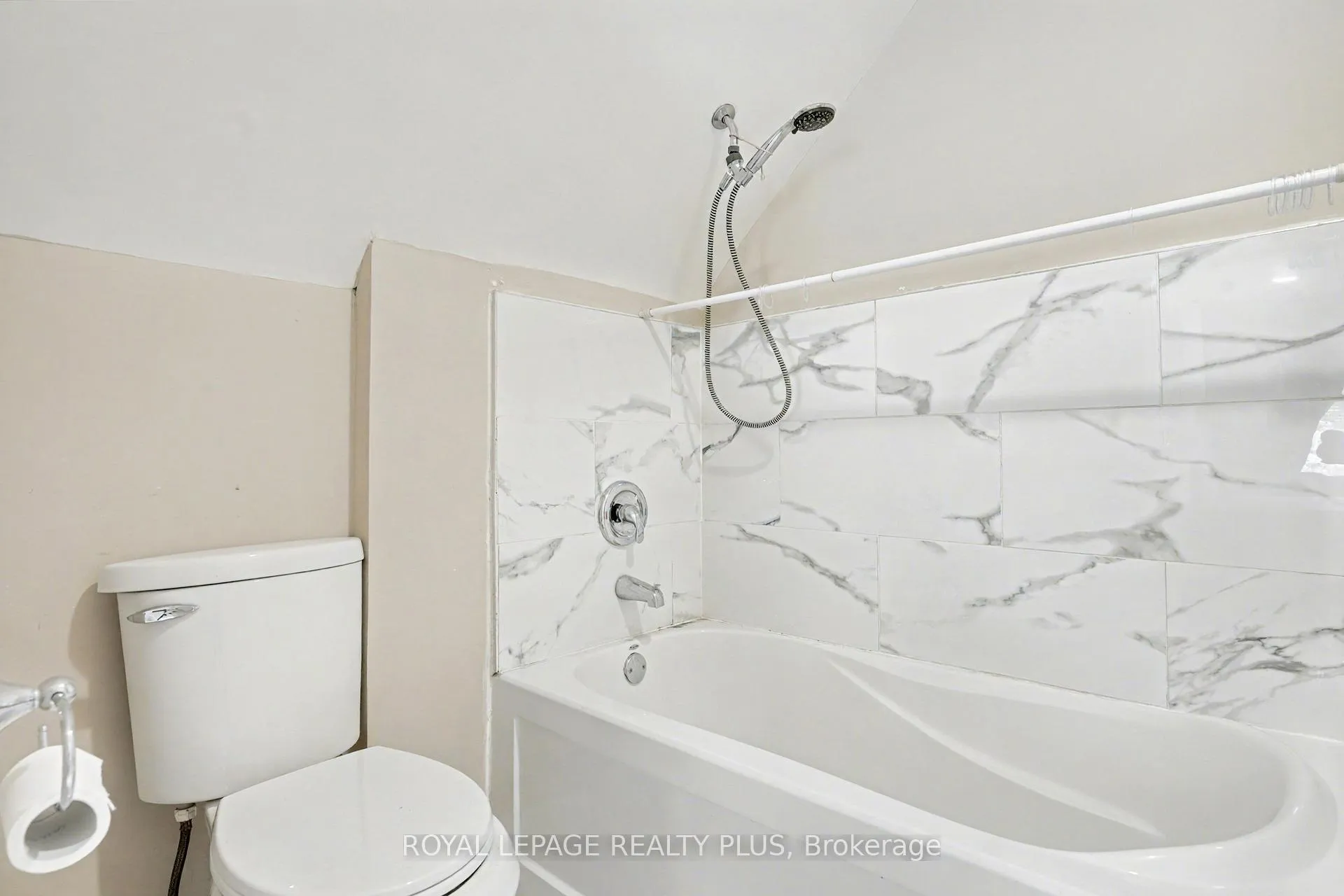 Photo 58 of 165 Cavell Avenue, Hamilton, Crown Point — HOMEH