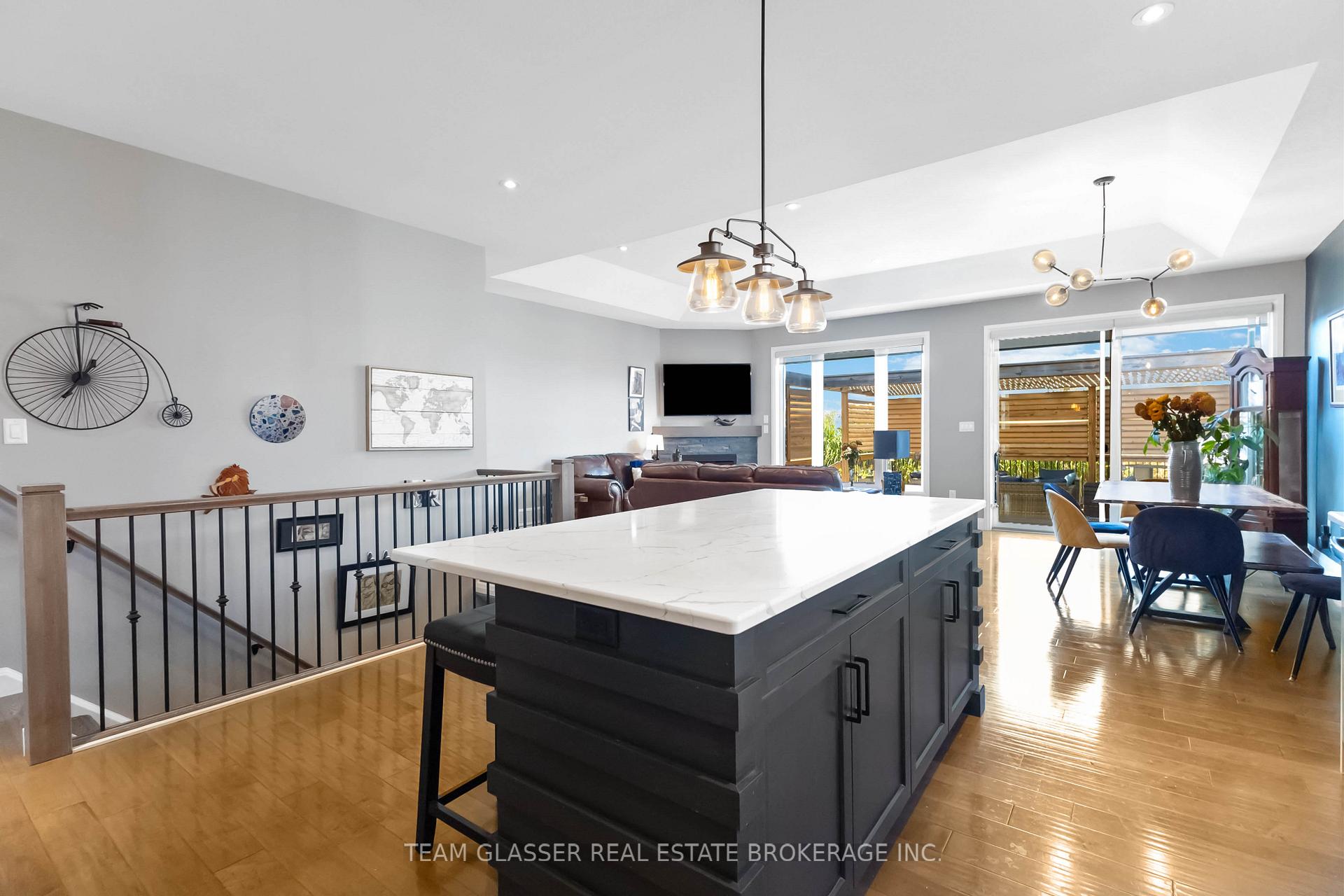 Photo 14 of 151 Spencer Avenue, Lucan Biddulph, Lucan — HOMEH