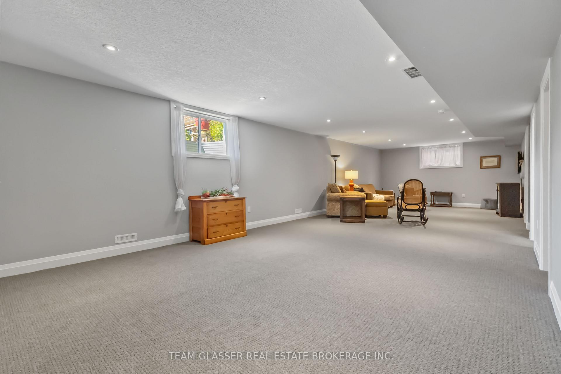 Photo 32 of 151 Spencer Avenue, Lucan Biddulph, Lucan — HOMEH
