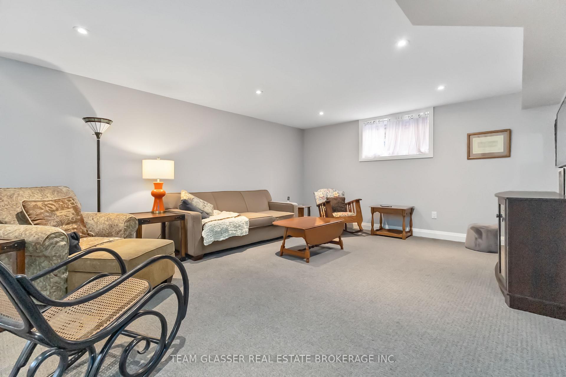 Photo 33 of 151 Spencer Avenue, Lucan Biddulph, Lucan — HOMEH
