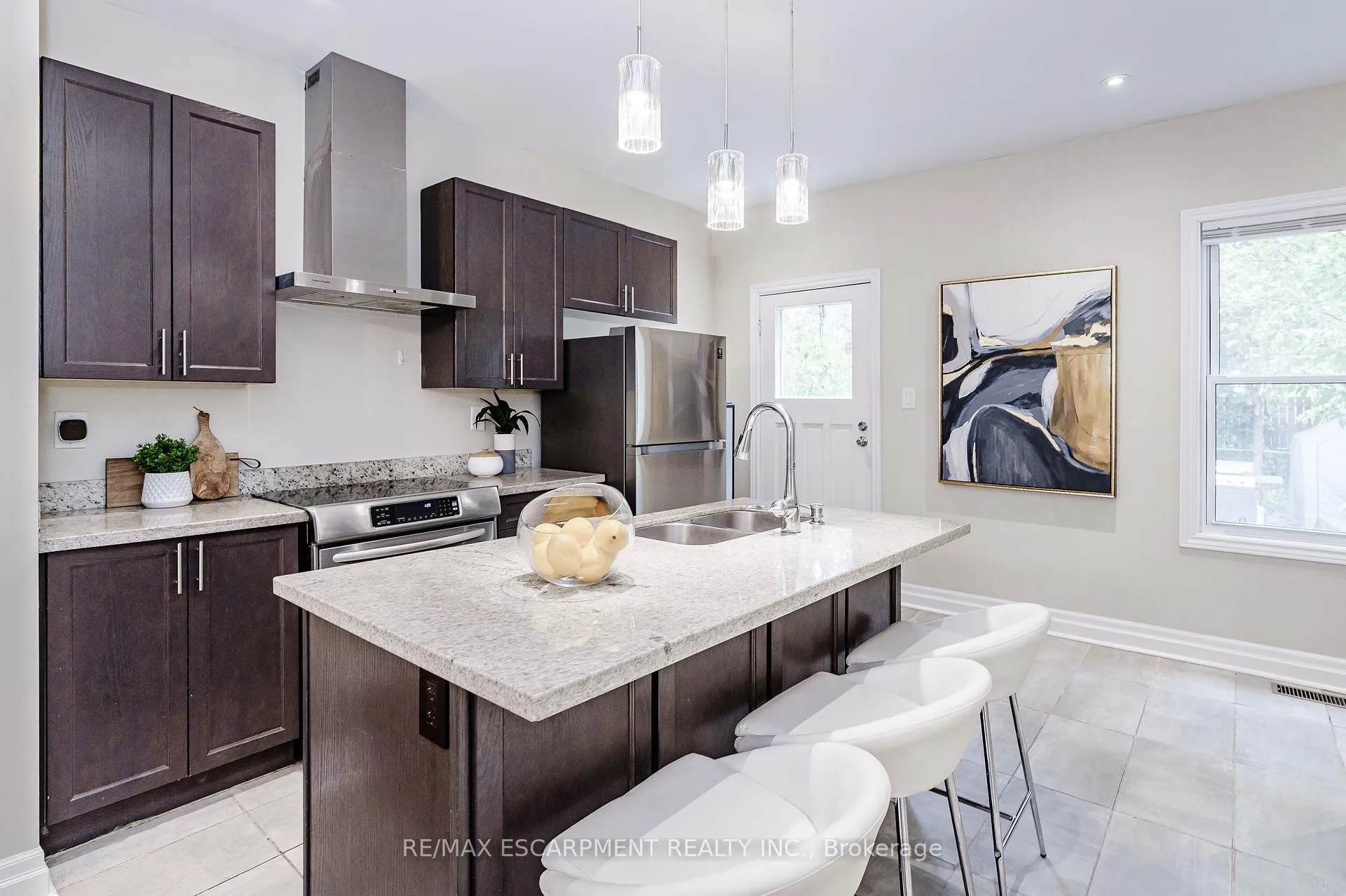 Photo 6 of 20 Burlington Street E, Hamilton, North End — HOMEH