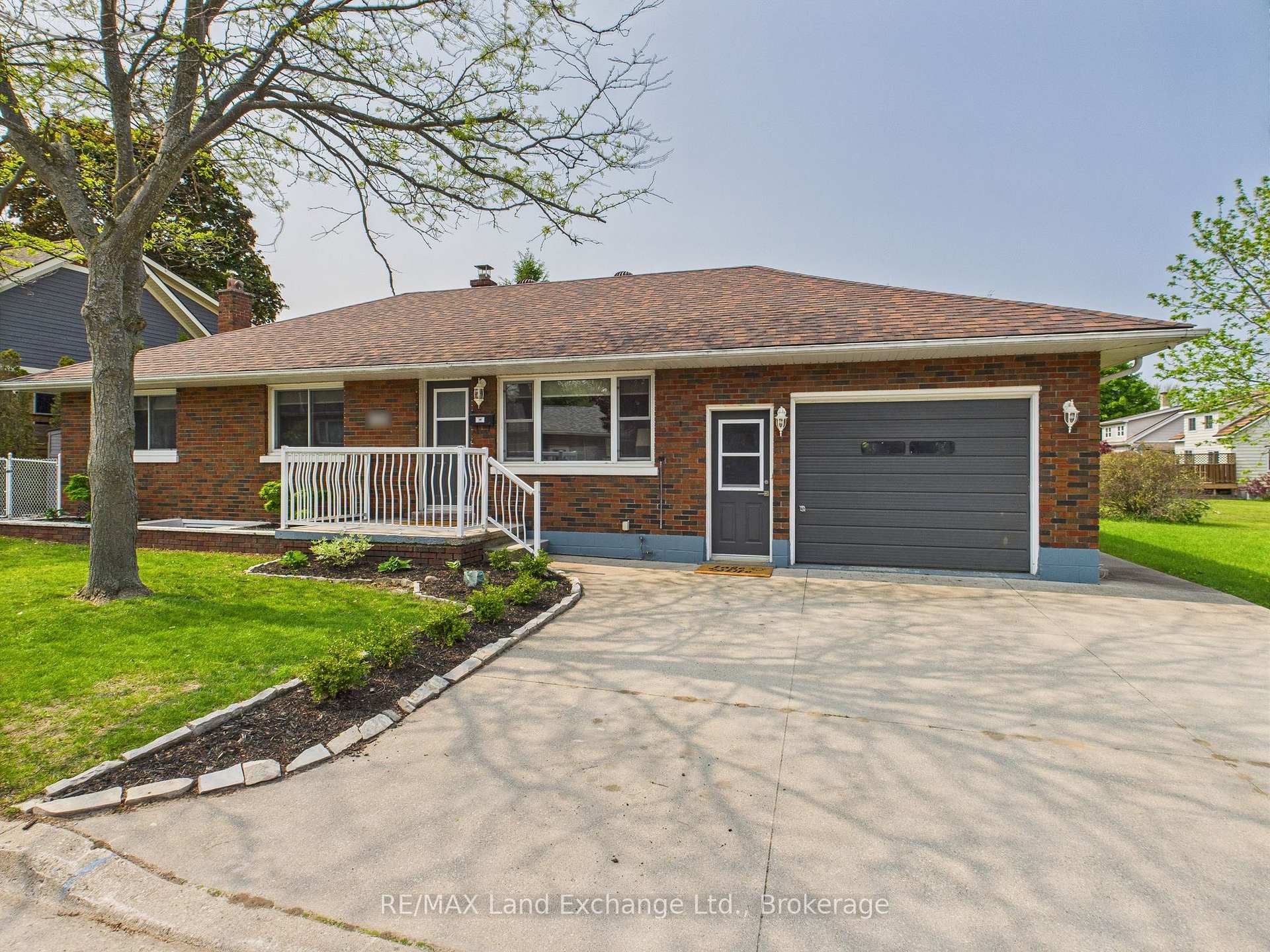 Photo 1 of 262 Gordon Street, Kincardine — HOMEH