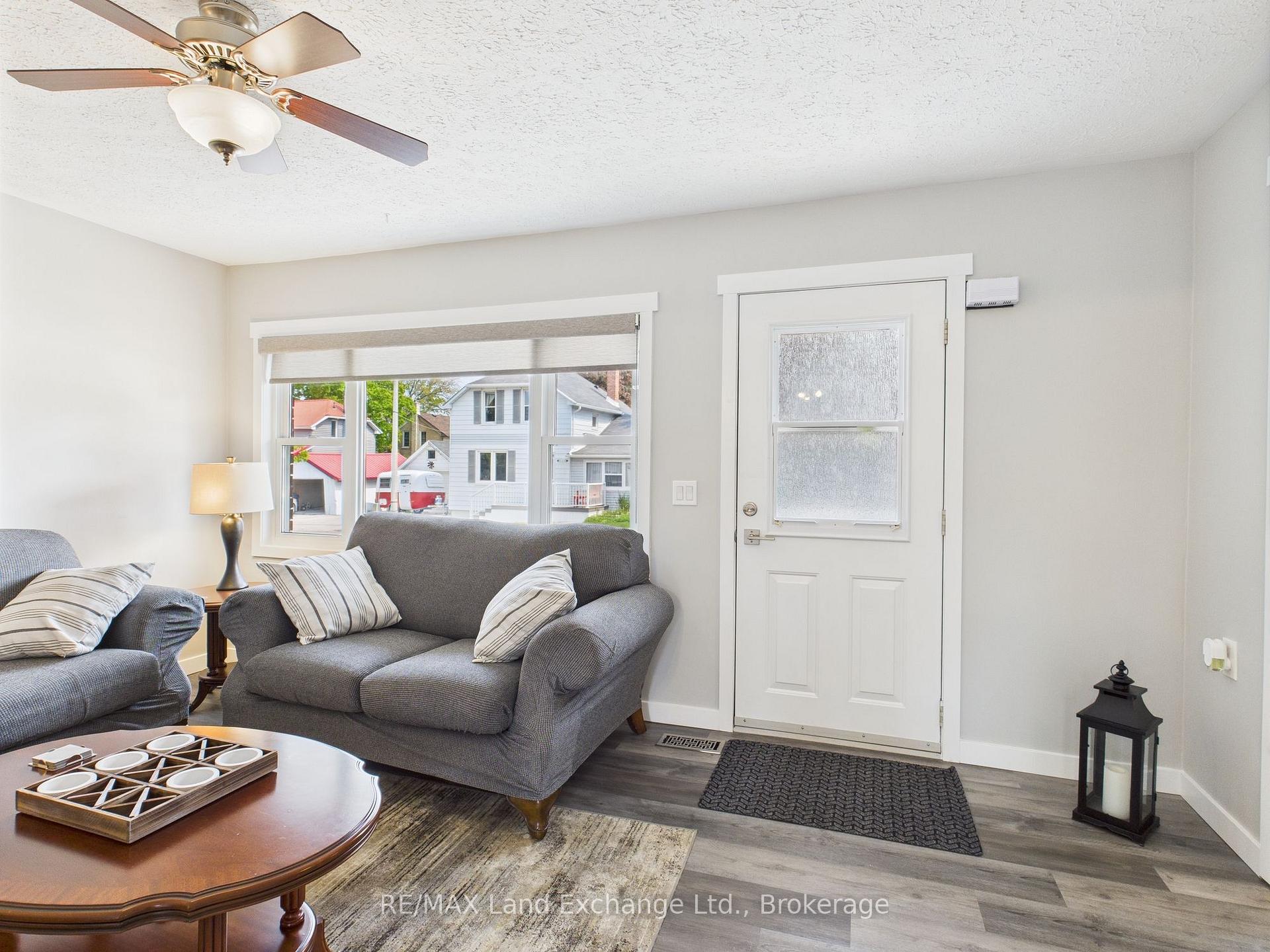 Photo 2 of 262 Gordon Street, Kincardine — HOMEH
