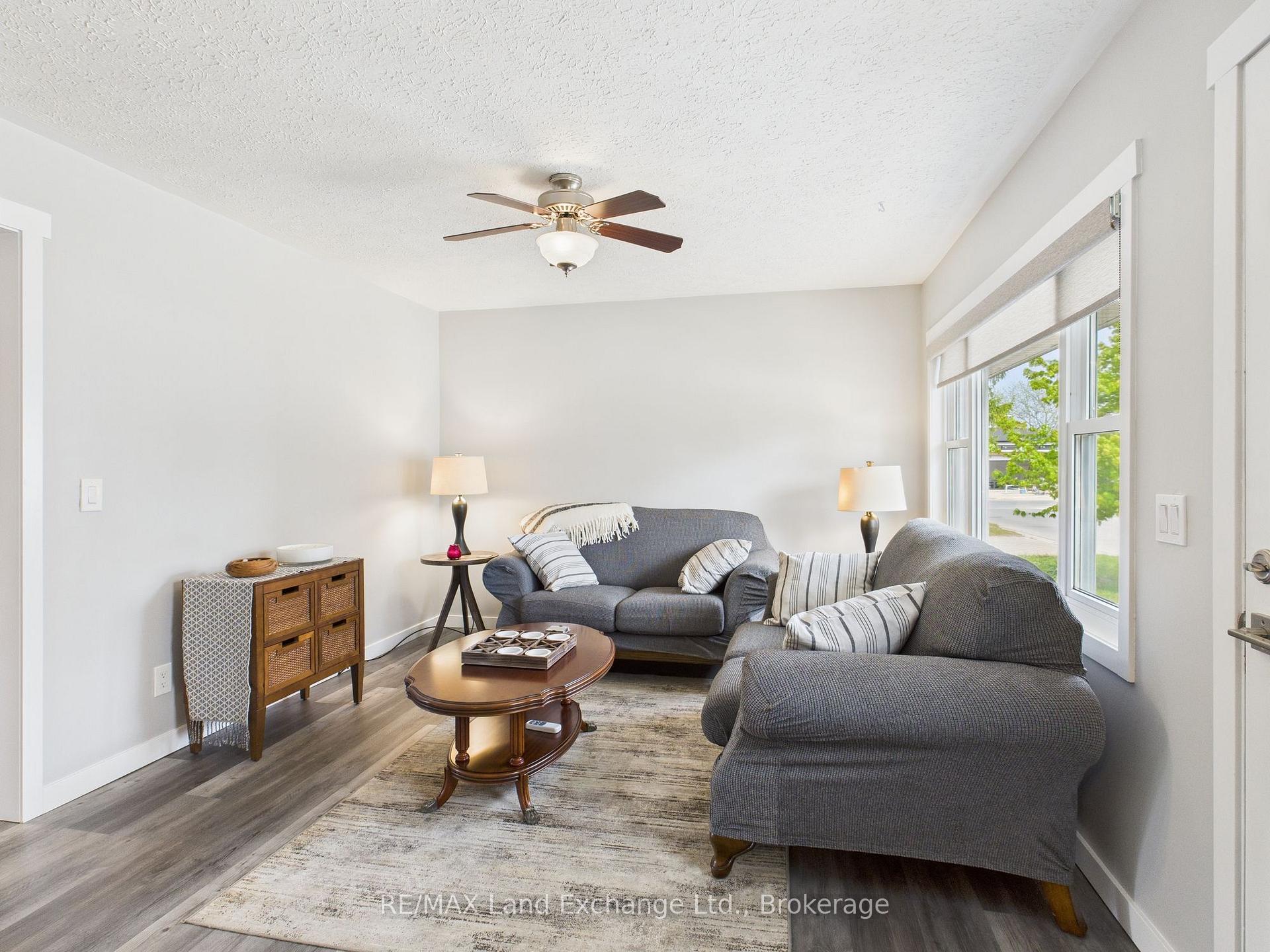 Photo 3 of 262 Gordon Street, Kincardine — HOMEH