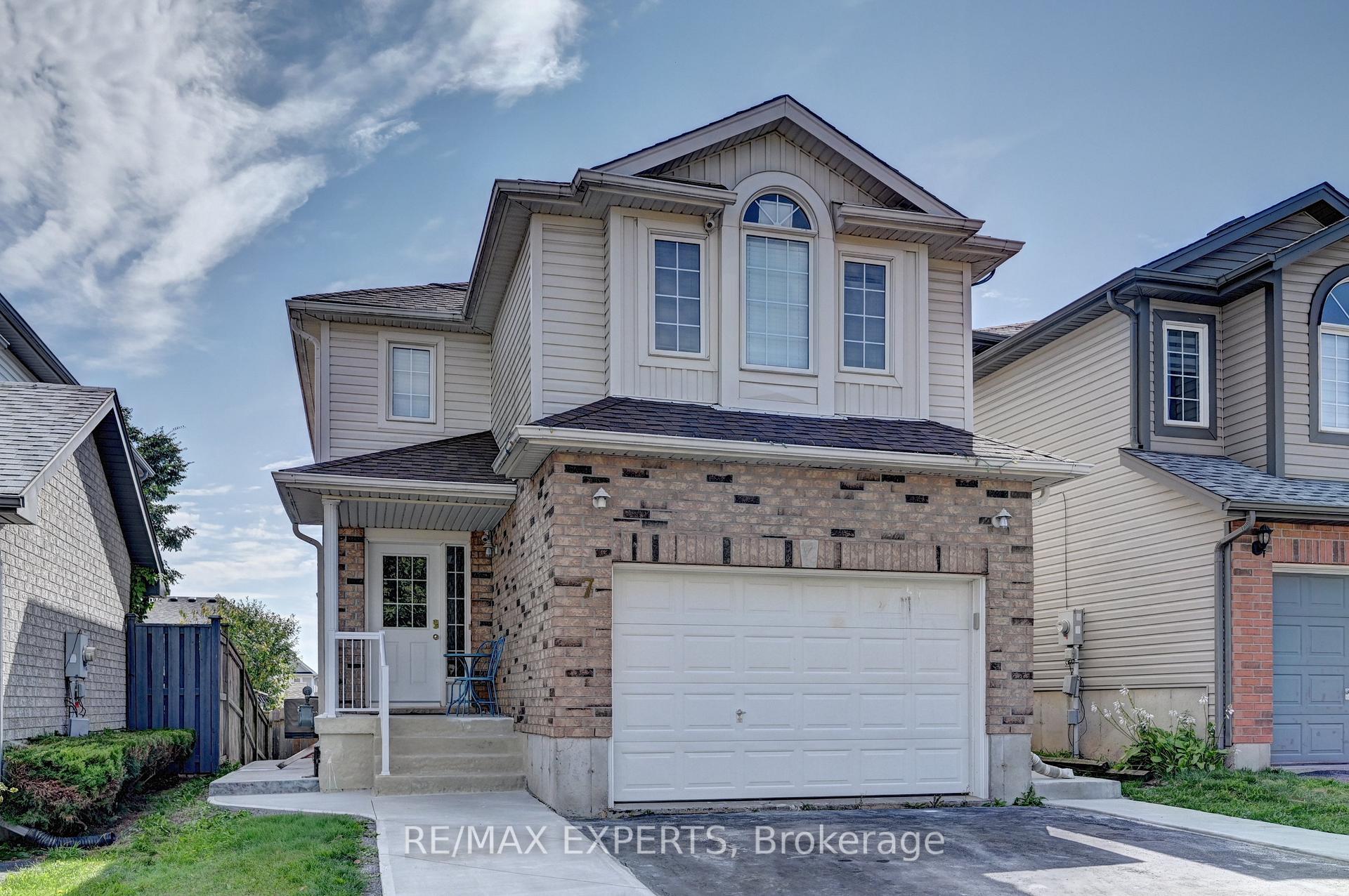 Photo 3 of 7 Henhoeffer Crescent, Kitchener — HOMEH