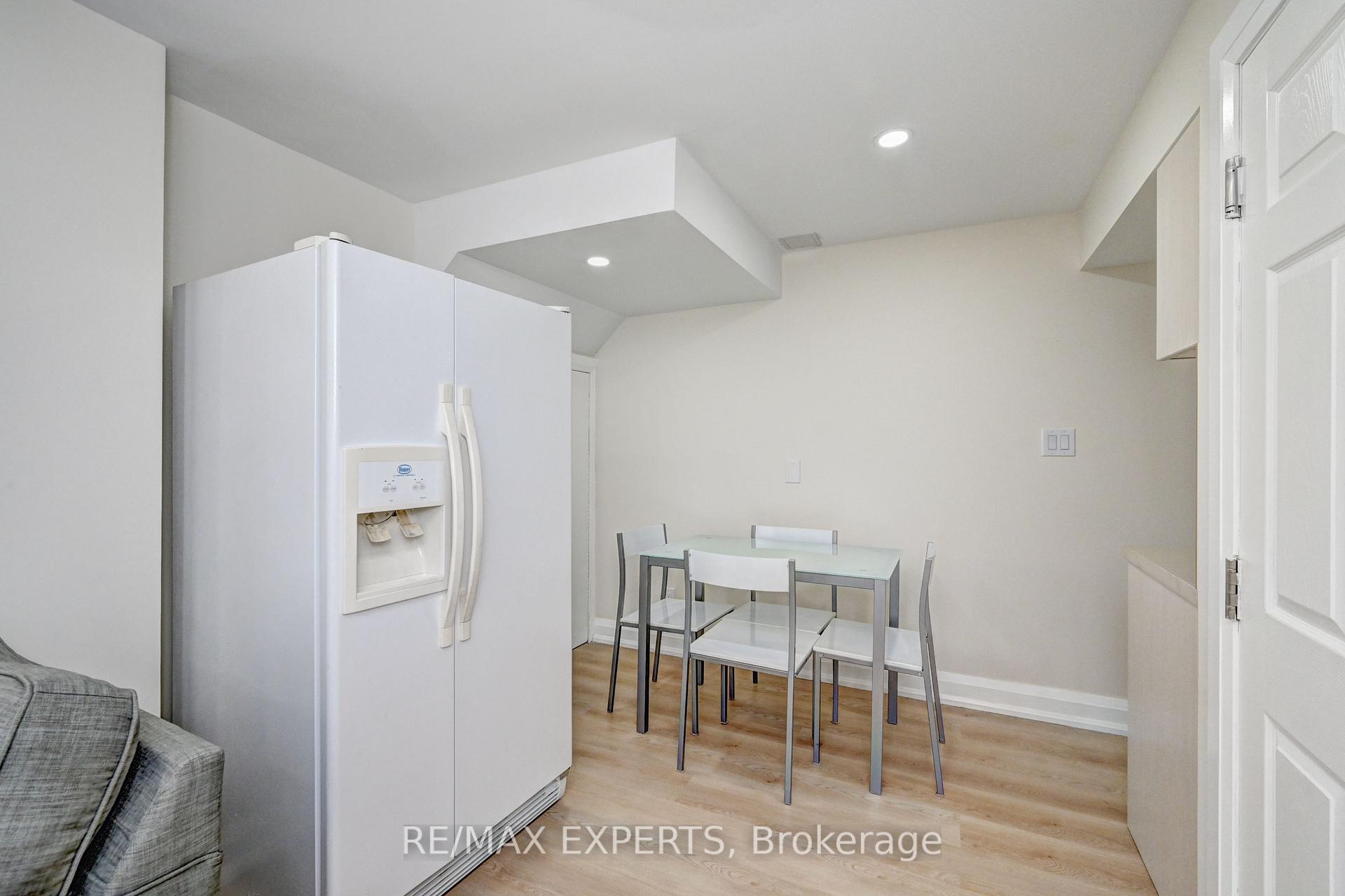 Photo 14 of 7 Henhoeffer Crescent, Kitchener — HOMEH