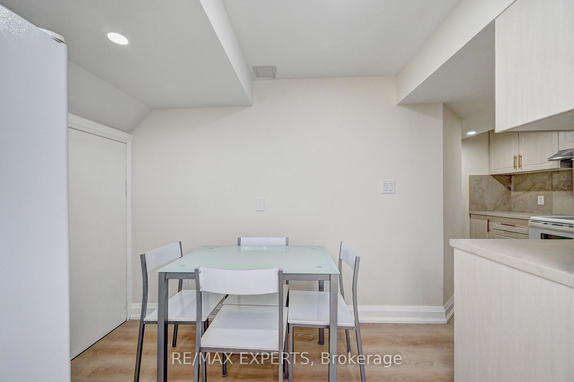 Photo 15 of 7 Henhoeffer Crescent, Kitchener — HOMEH