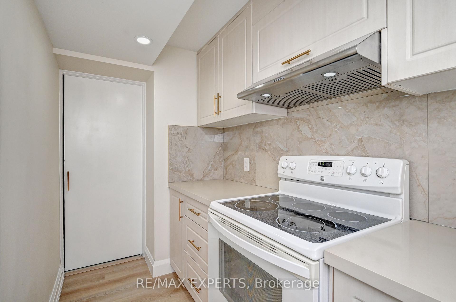 Photo 20 of 7 Henhoeffer Crescent, Kitchener — HOMEH