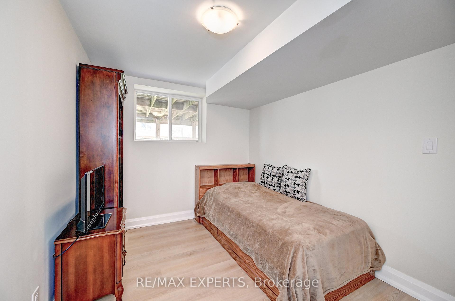 Photo 26 of 7 Henhoeffer Crescent, Kitchener — HOMEH