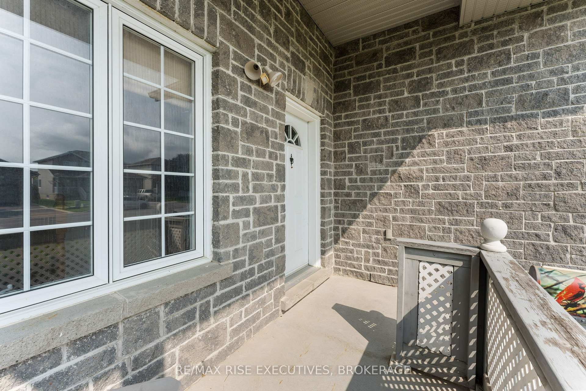Photo 3 of 138 Speers Boulevard, Loyalist, Amherstview — HOMEH