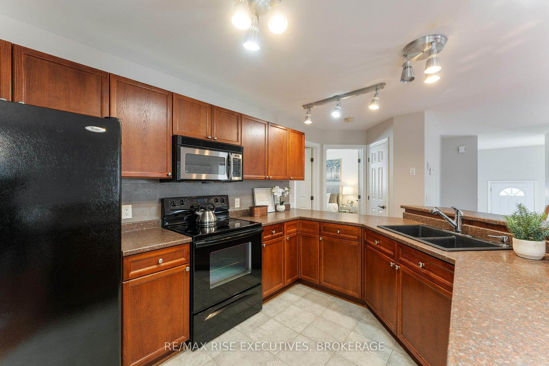 Photo 15 of 138 Speers Boulevard, Loyalist, Amherstview — HOMEH