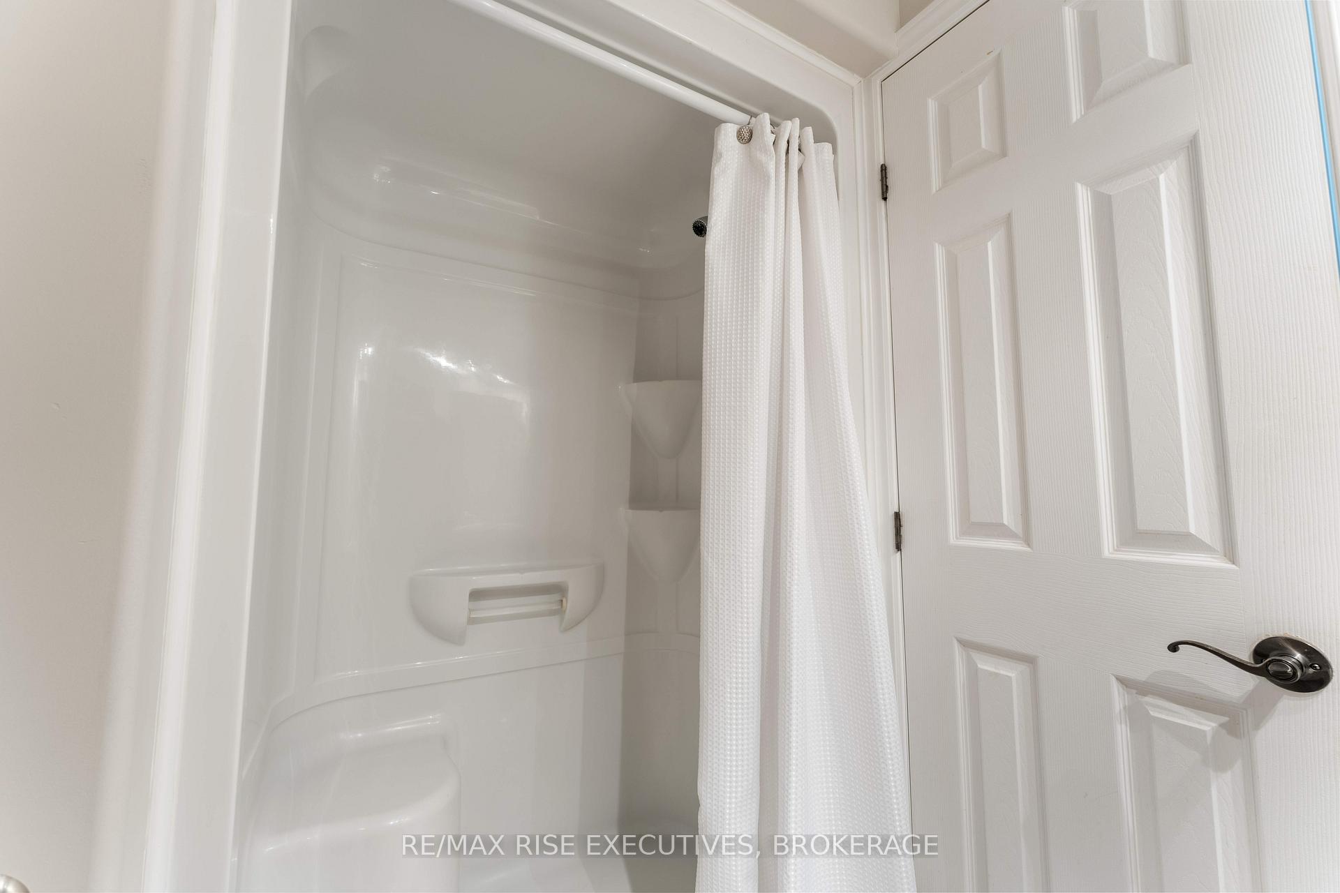 Photo 22 of 138 Speers Boulevard, Loyalist, Amherstview — HOMEH