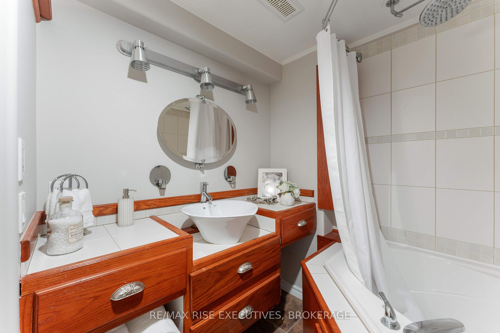 Photo 30 of 138 Speers Boulevard, Loyalist, Amherstview — HOMEH