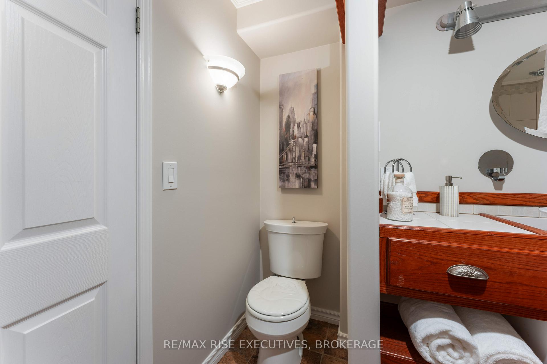 Photo 32 of 138 Speers Boulevard, Loyalist, Amherstview — HOMEH