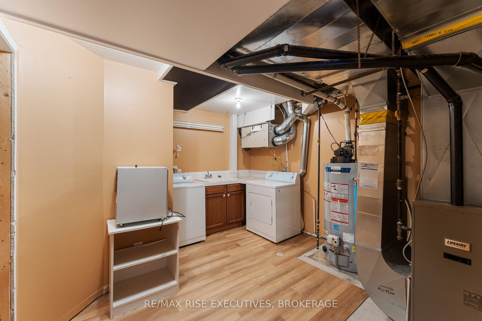 Photo 33 of 138 Speers Boulevard, Loyalist, Amherstview — HOMEH