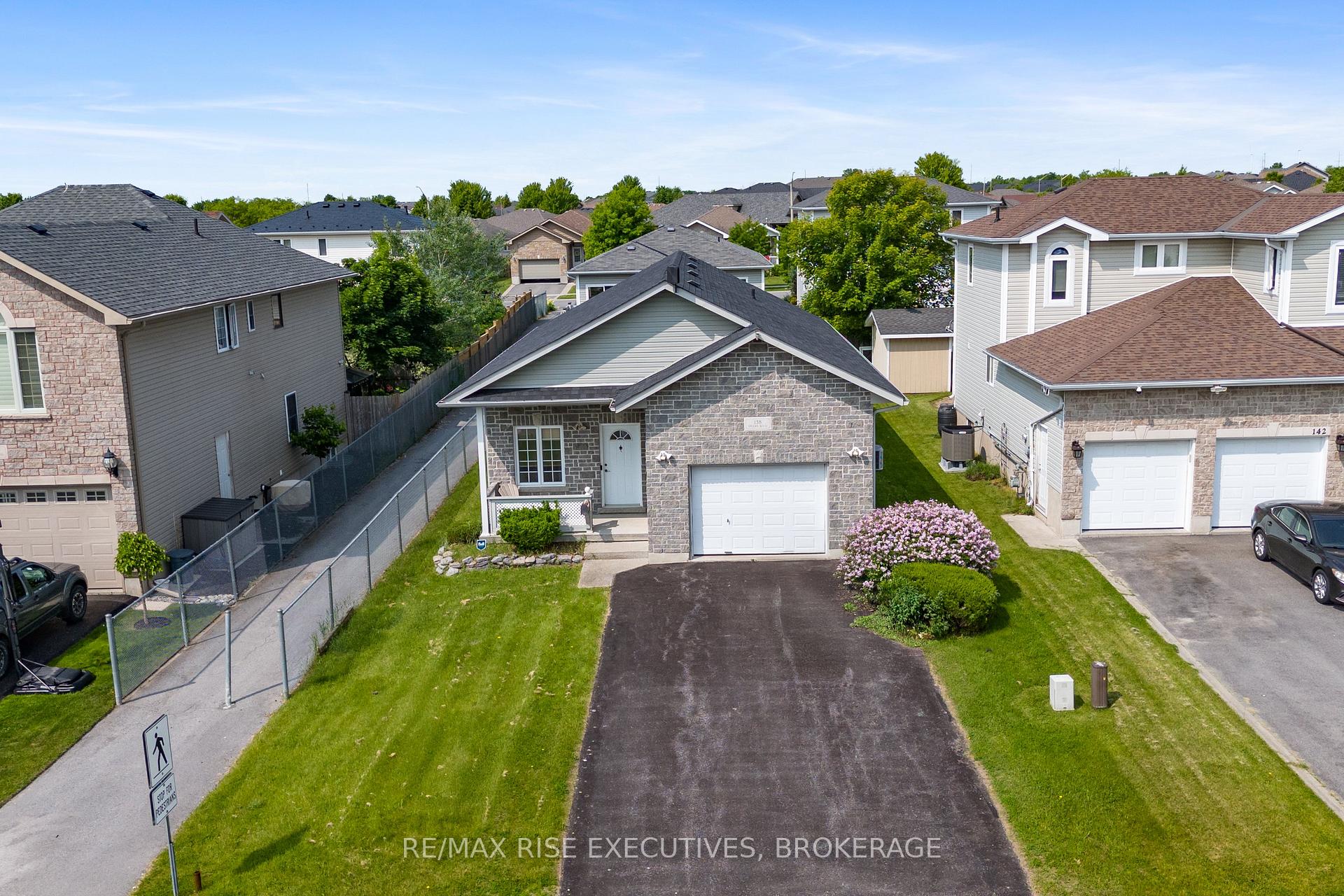 Photo 39 of 138 Speers Boulevard, Loyalist, Amherstview — HOMEH