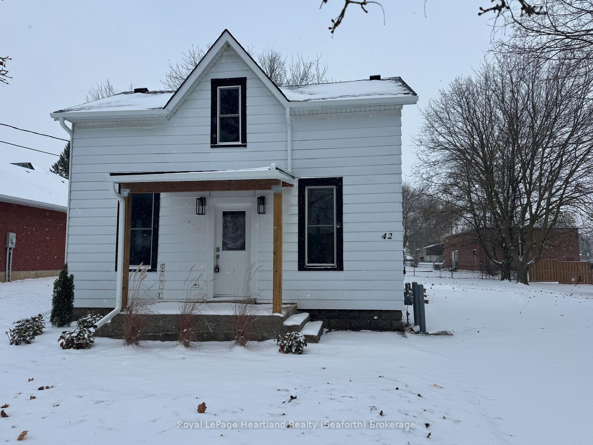 Photo 2 of 42 George Street E, Huron East, Seaforth — HOMEH