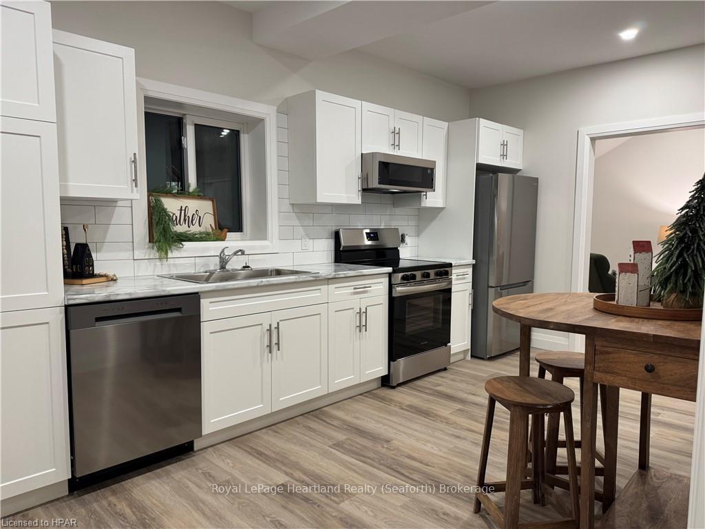 Photo 4 of 42 George Street E, Huron East, Seaforth — HOMEH