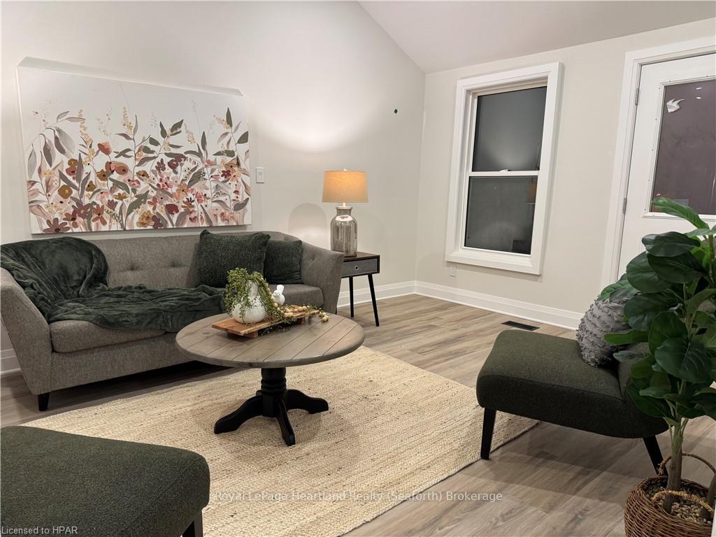 Photo 13 of 42 George Street E, Huron East, Seaforth — HOMEH