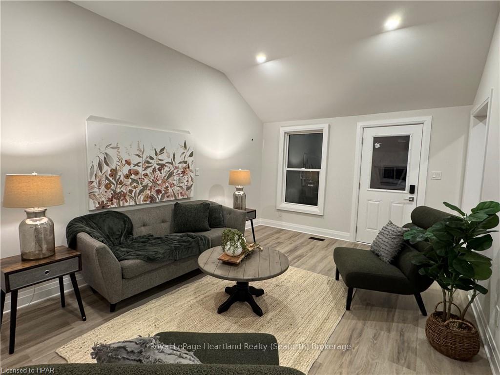 Photo 14 of 42 George Street E, Huron East, Seaforth — HOMEH