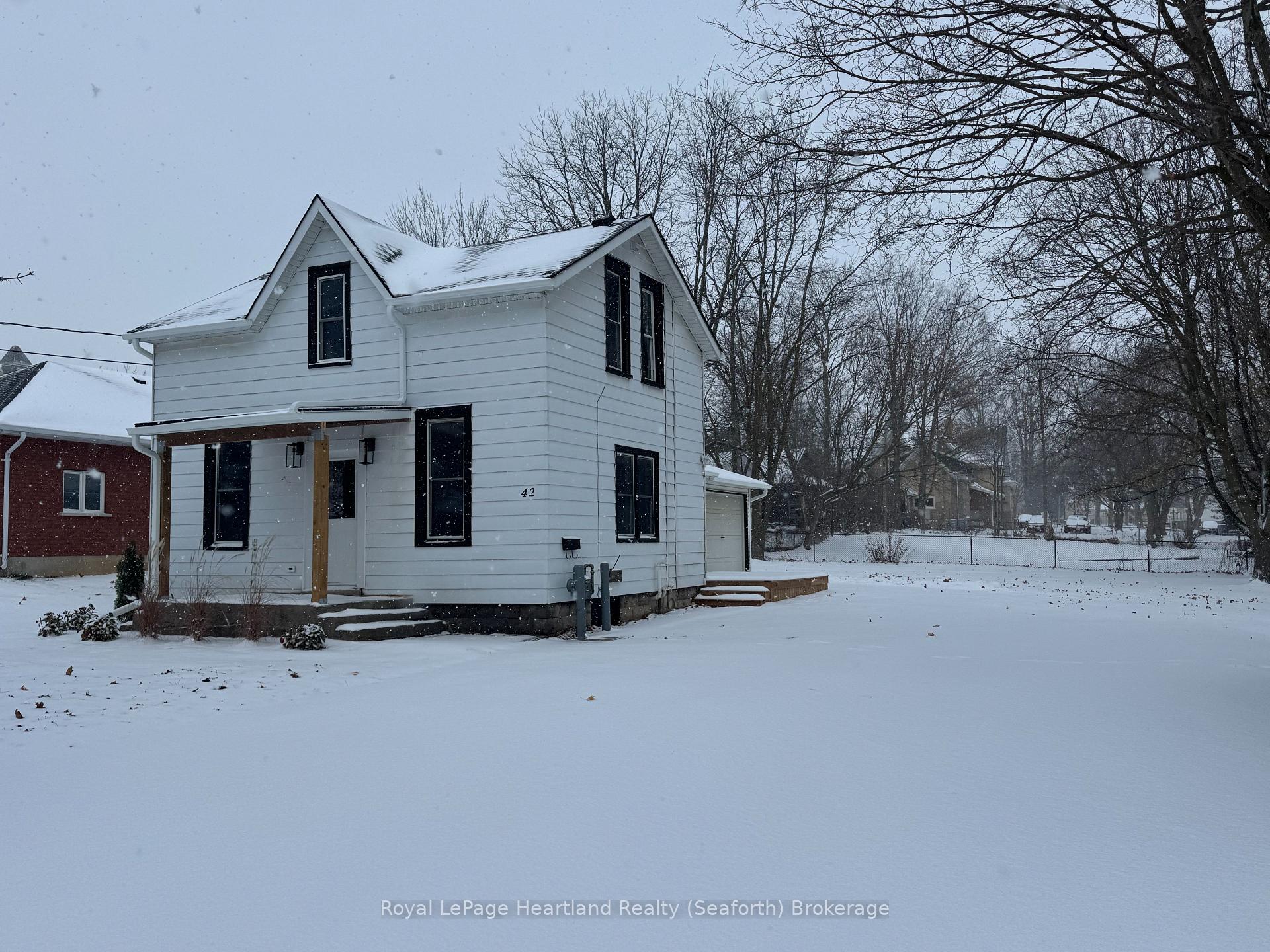Photo 29 of 42 George Street E, Huron East, Seaforth — HOMEH