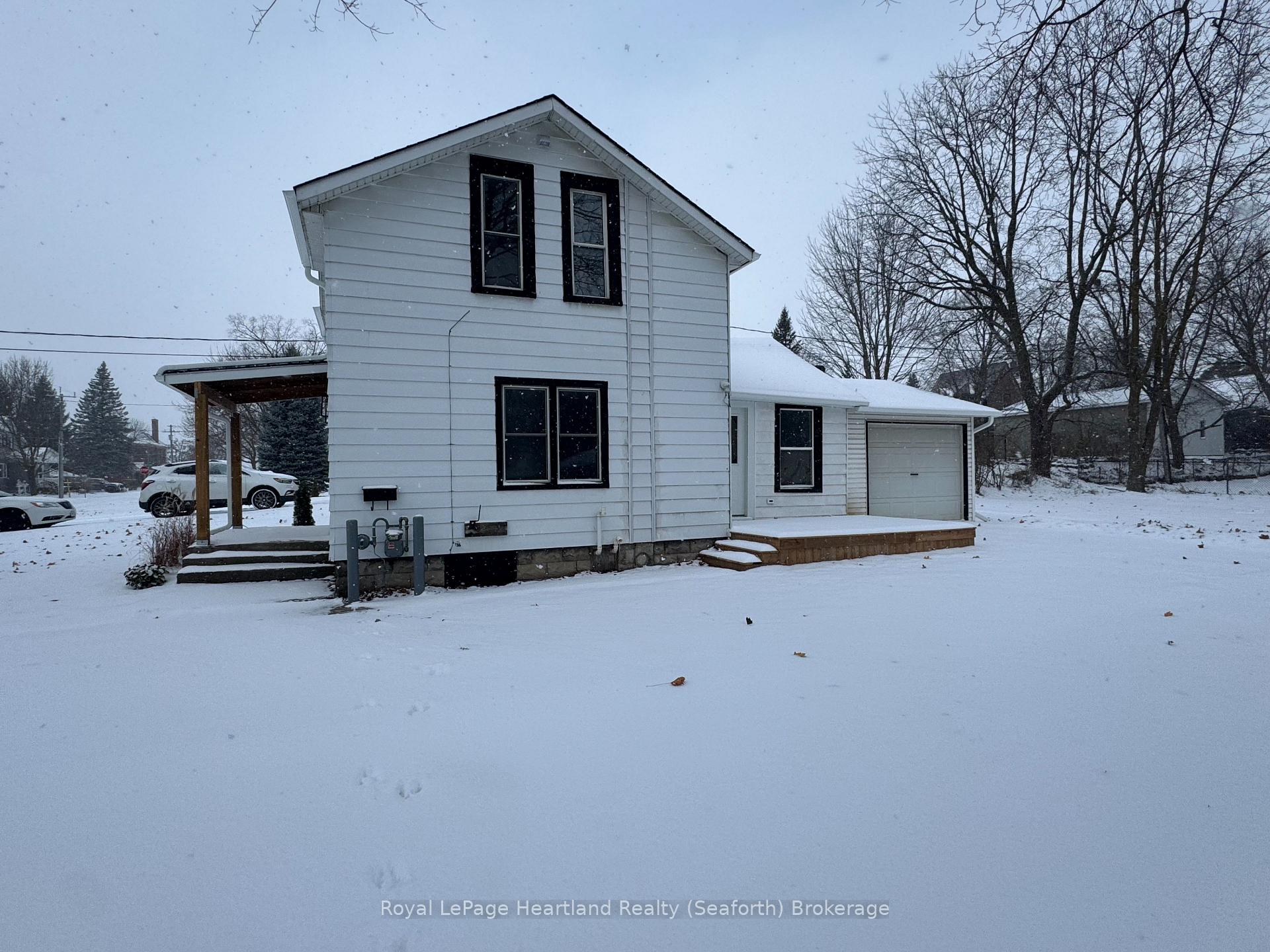 Photo 31 of 42 George Street E, Huron East, Seaforth — HOMEH
