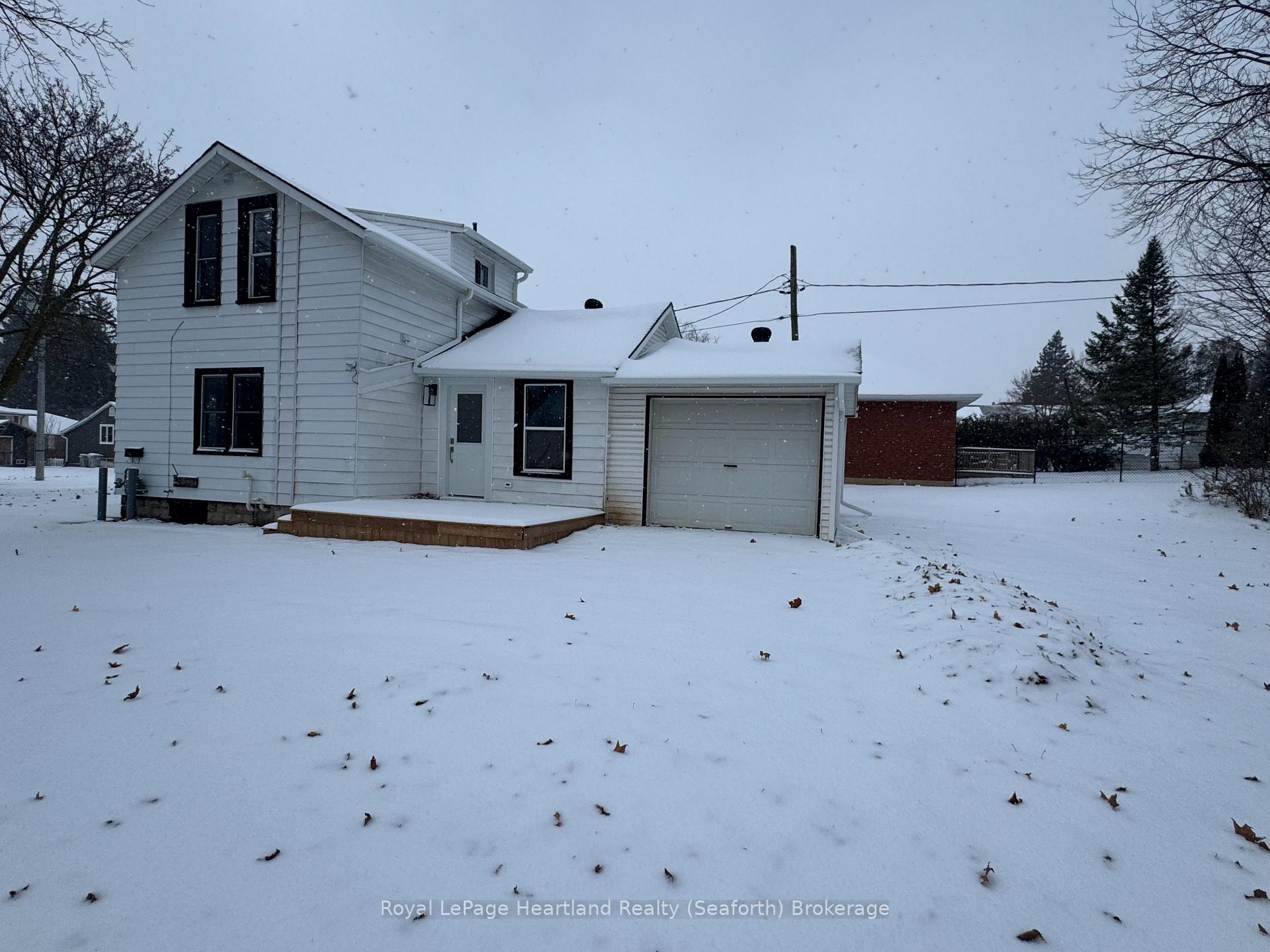 Photo 32 of 42 George Street E, Huron East, Seaforth — HOMEH