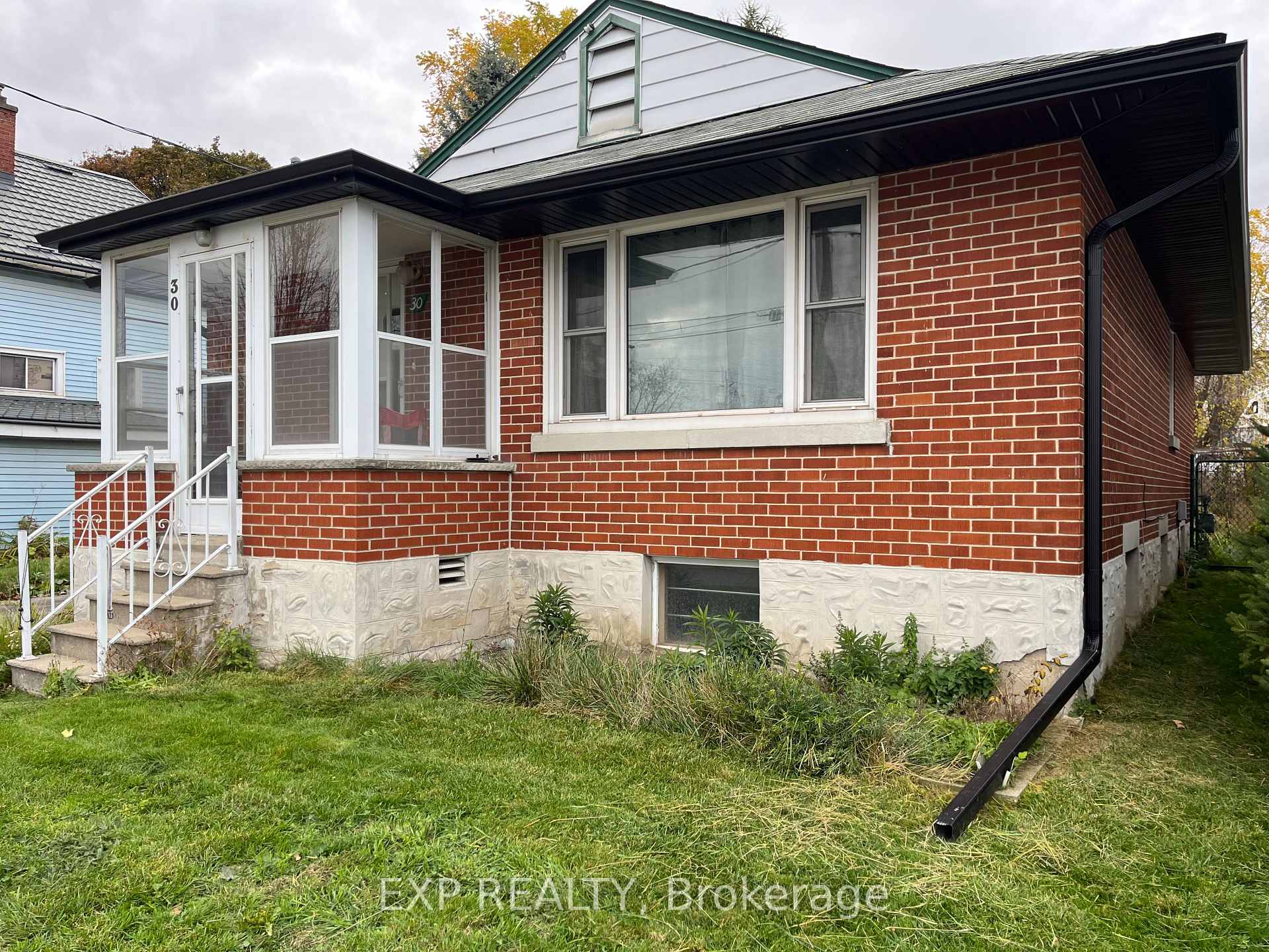 Photo 3 of 30 Stewart Street, Kitchener — HOMEH