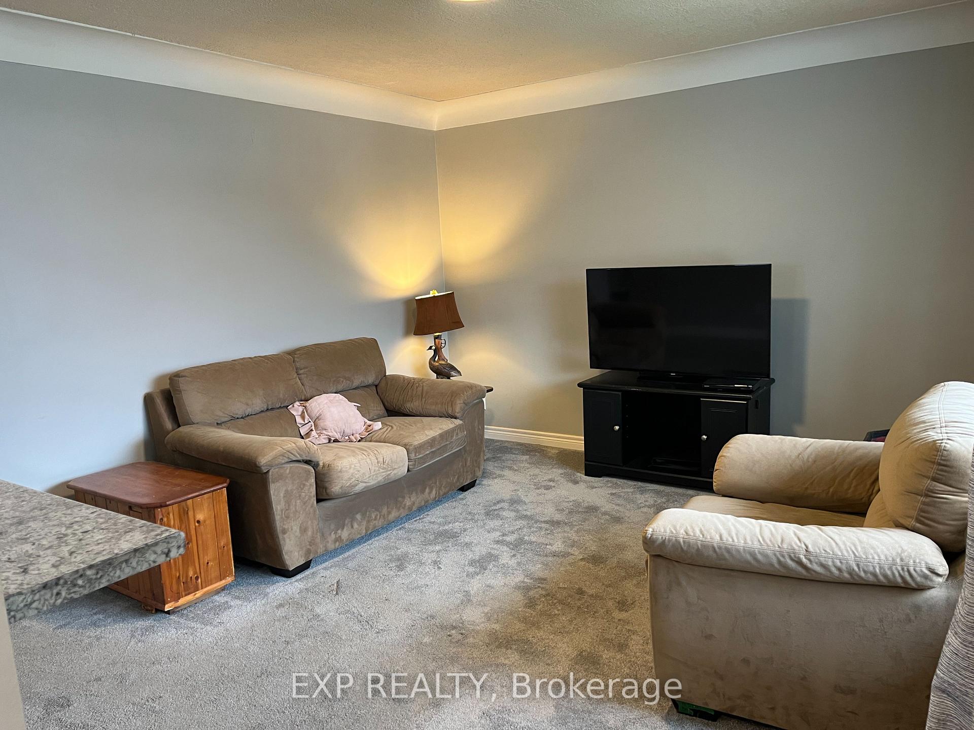 Photo 9 of 30 Stewart Street, Kitchener — HOMEH