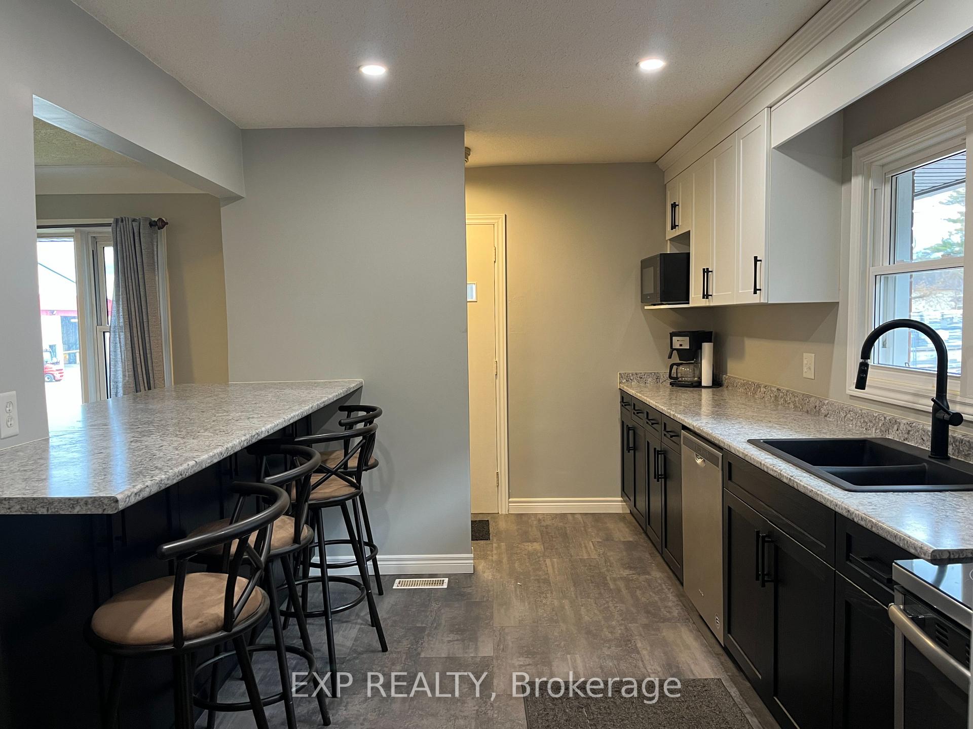 Photo 15 of 30 Stewart Street, Kitchener — HOMEH